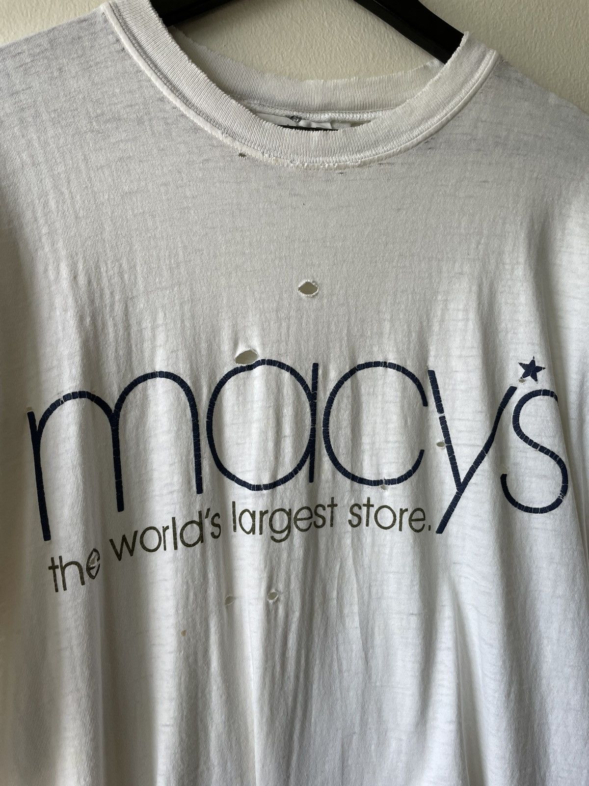 Vintage VINTAGE THRASHED MACY'S T-SHIRT Size US XL / EU 56 / 4 - 6 Thumbnail