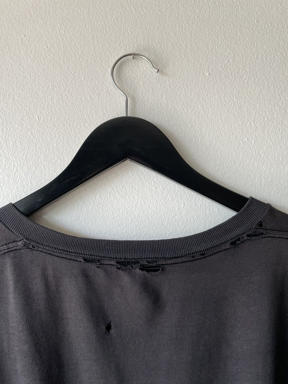 Vintage VINTAGE THRASHED FADED BLACK T-SHIRT Size US L / EU 52-54 / 3 - 12 Thumbnail