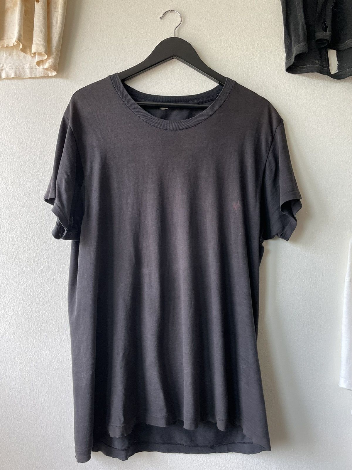 Vintage VINTAGE THRASHED FADED BLACK T-SHIRT Size US L / EU 52-54 / 3 - 3 Thumbnail