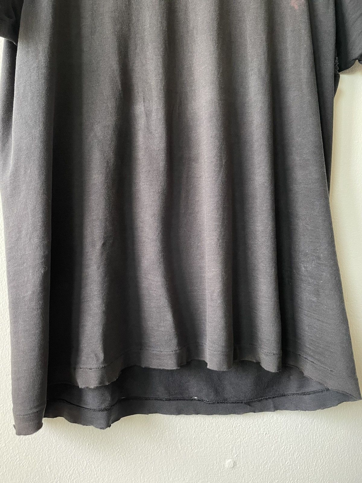 Vintage VINTAGE THRASHED FADED BLACK T-SHIRT Size US L / EU 52-54 / 3 - 4 Thumbnail