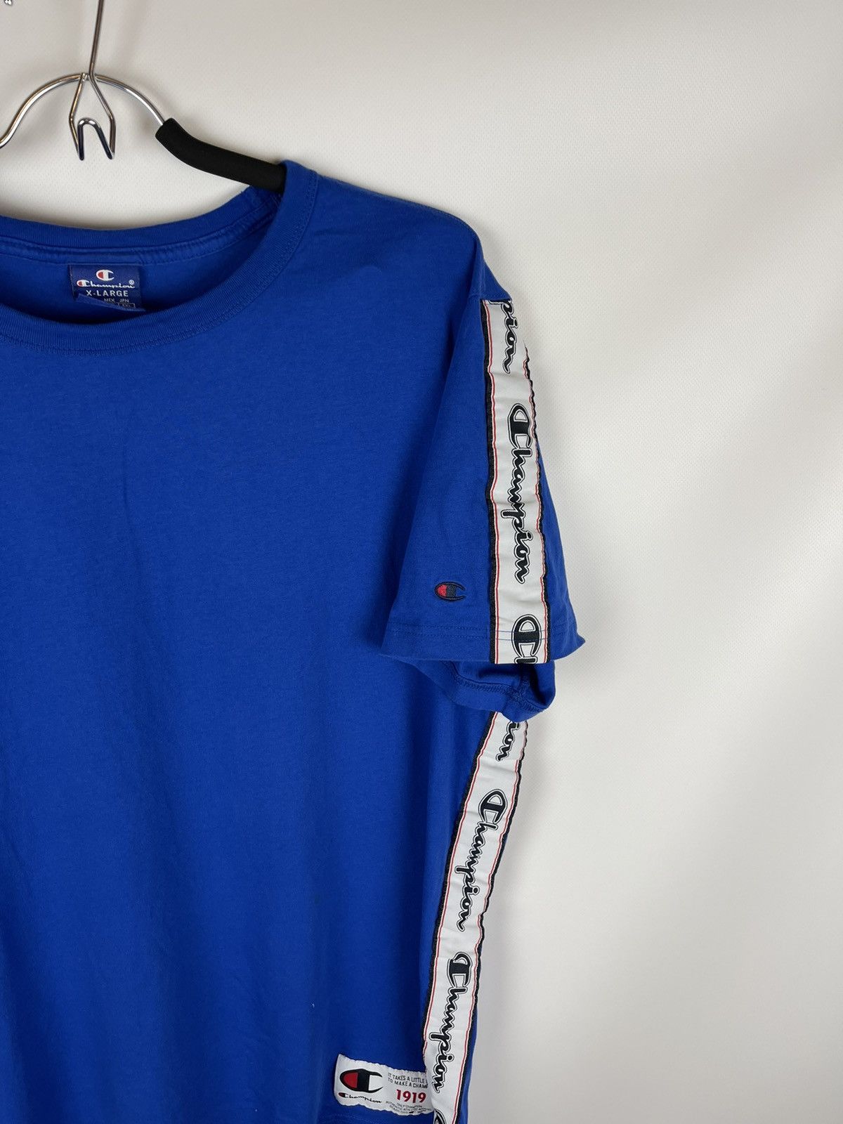 Champion Champion blue logo tee shirt with sleeves and body stripes Size US XL / EU 56 / 4 - 5 Thumbnail