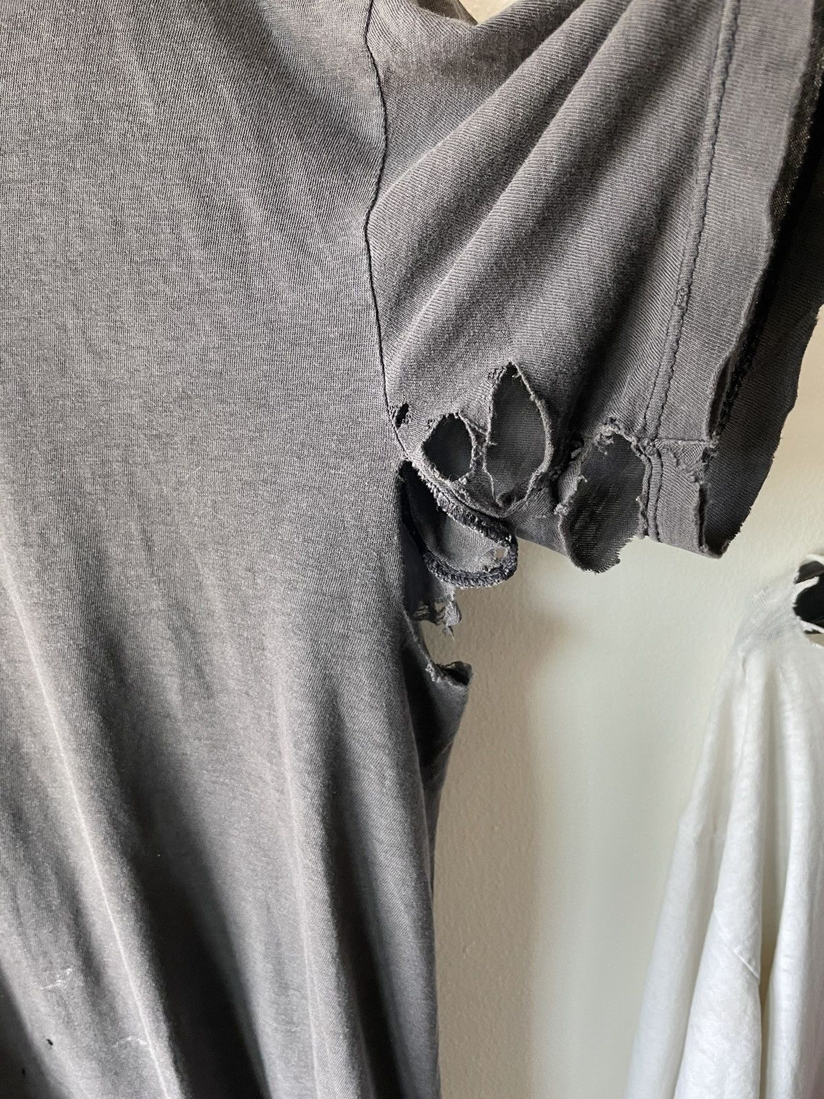 Vintage VINTAGE THRASHED FADED CALVIN KLEIN T-SHIRT Size US L / EU 52-54 / 3 - 9 Thumbnail