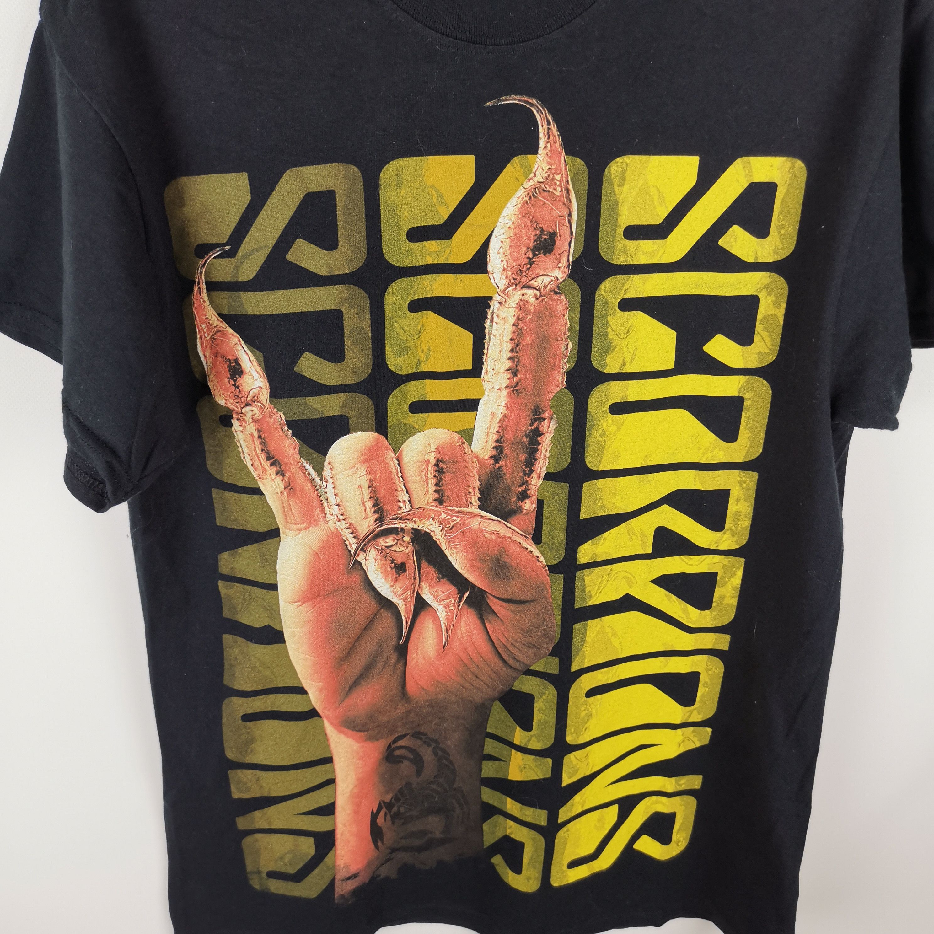 Band Tees Scorpions 2016 world Tour band tee shirt Size US M / EU 48-50 / 2 - 5 Thumbnail