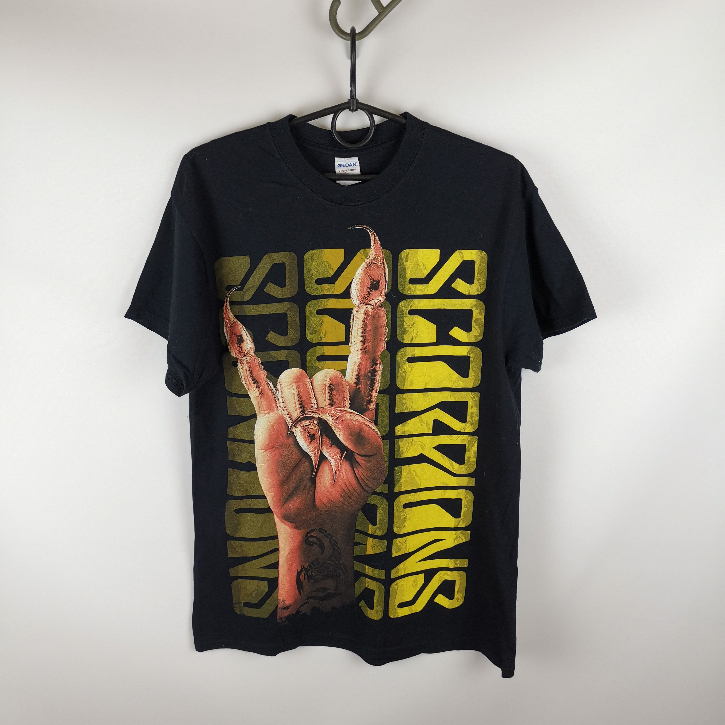Band Tees Scorpions 2016 world Tour band tee shirt Size US M / EU 48-50 / 2 - 1 Thumbnail