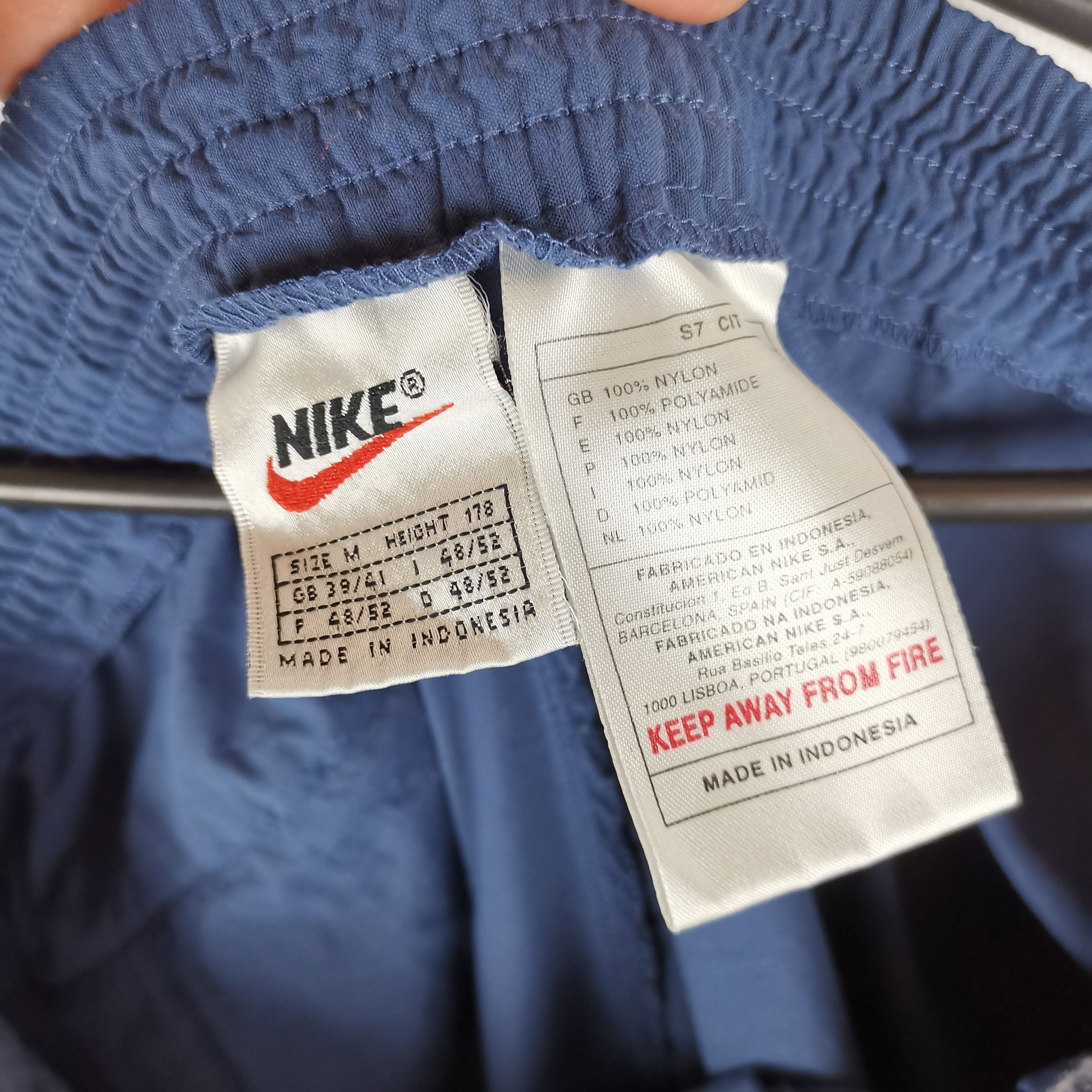 Nike Nike 90s vintage double swoosh shorts Size US 32 / EU 48 - 3 Thumbnail