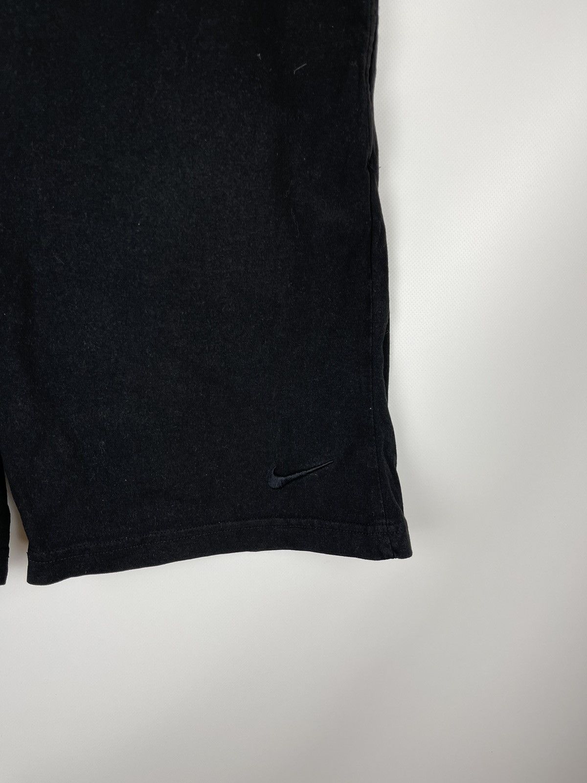 Nike Nike vintage 90s black cotton shorts swoosh logo Size US 34 / EU 50 - 3 Thumbnail