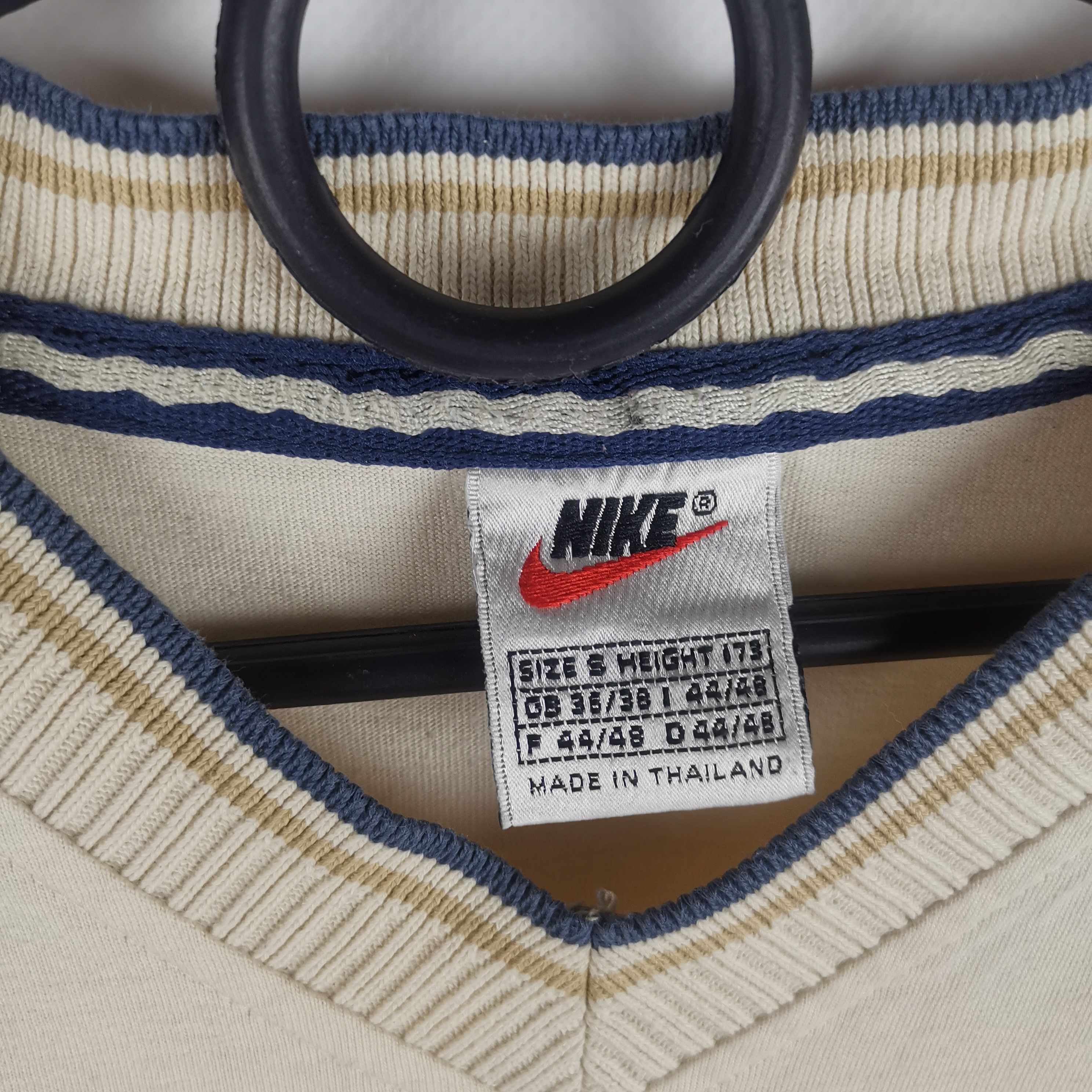 Nike Nike vintage 90s beige center logo swoosh tee shirt Size US S / EU 44-46 / 1 - 5 Thumbnail