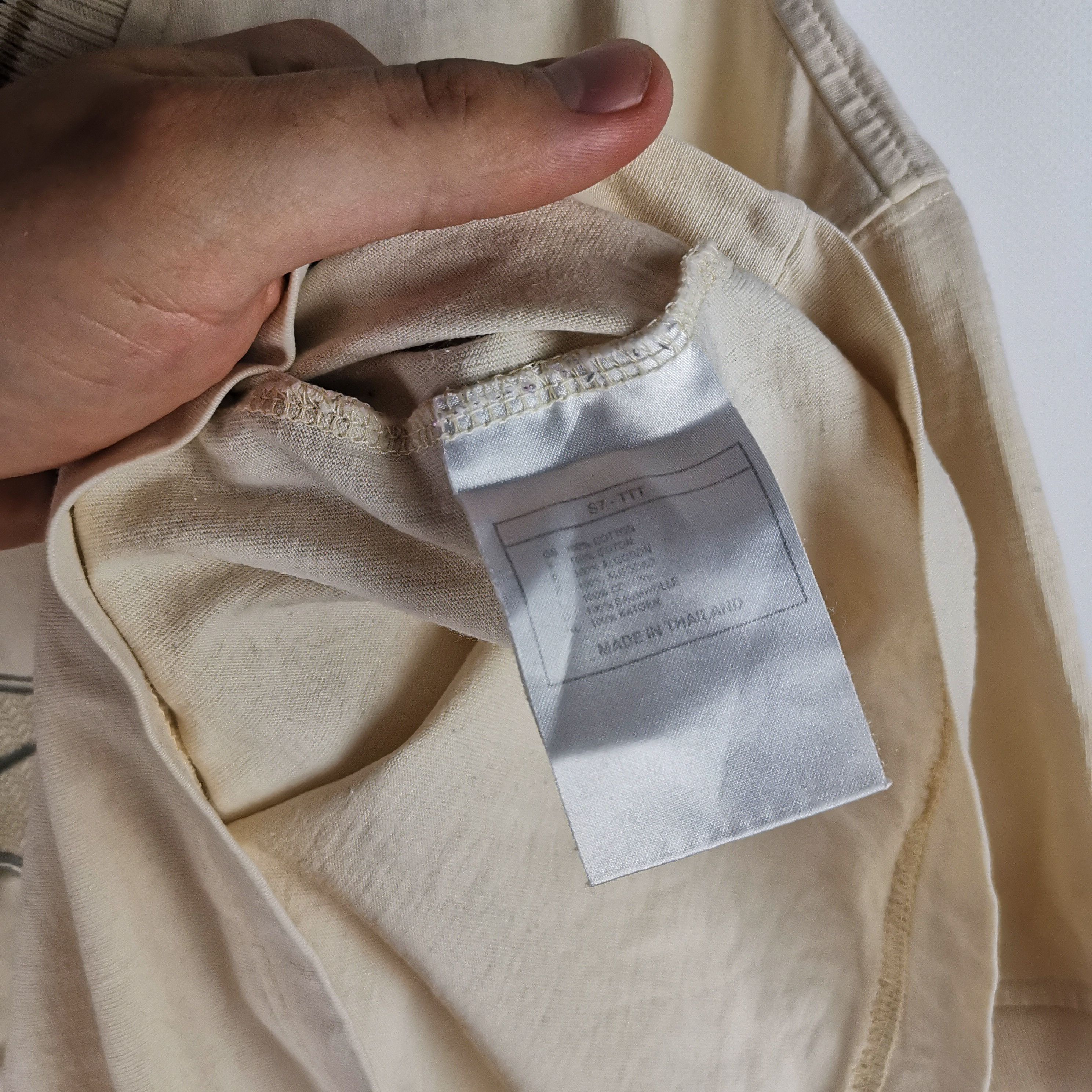 Nike Nike vintage 90s beige center logo swoosh tee shirt Size US S / EU 44-46 / 1 - 4 Thumbnail