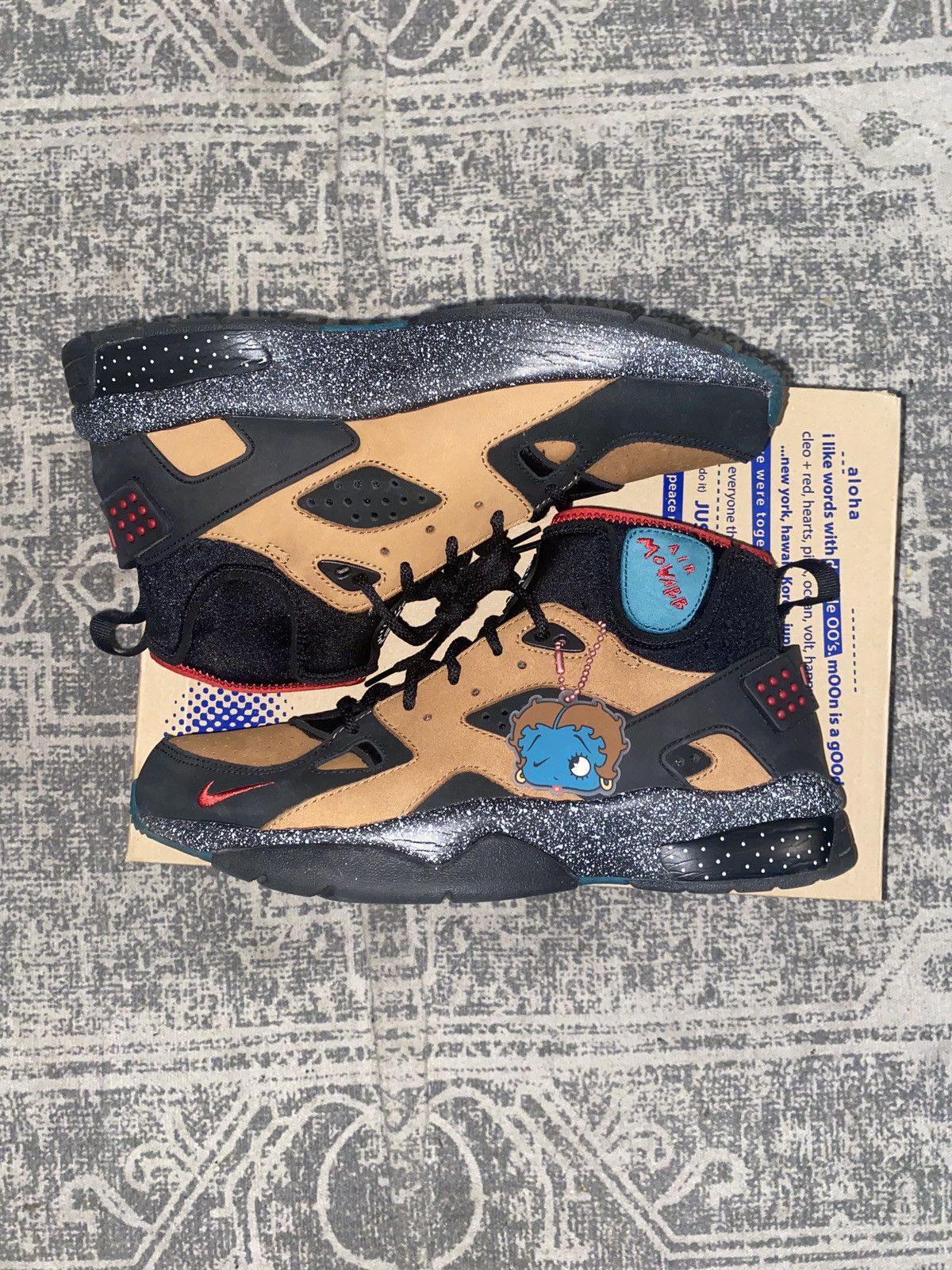 nike air mowabb olivia kim