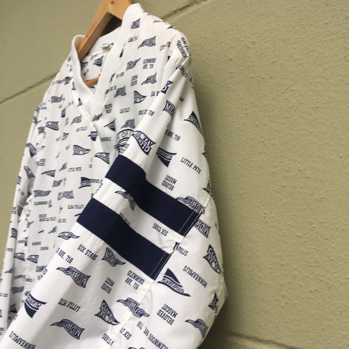 Other Munsingwear Over print Windbreaker Size US M / EU 48-50 / 2 - 3 Thumbnail