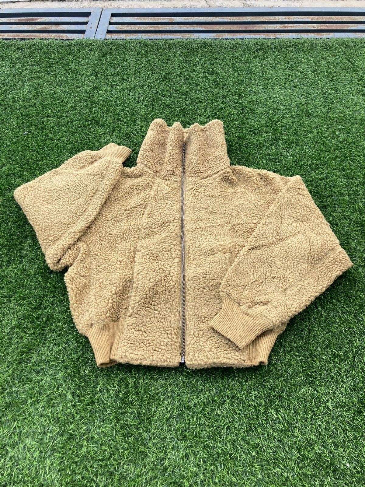 Christophe Lemaire CHRISTOPHER LEMAIRE X UNIQLO SHERPA JACKET Size US S / EU 44-46 / 1 - 1 Thumbnail