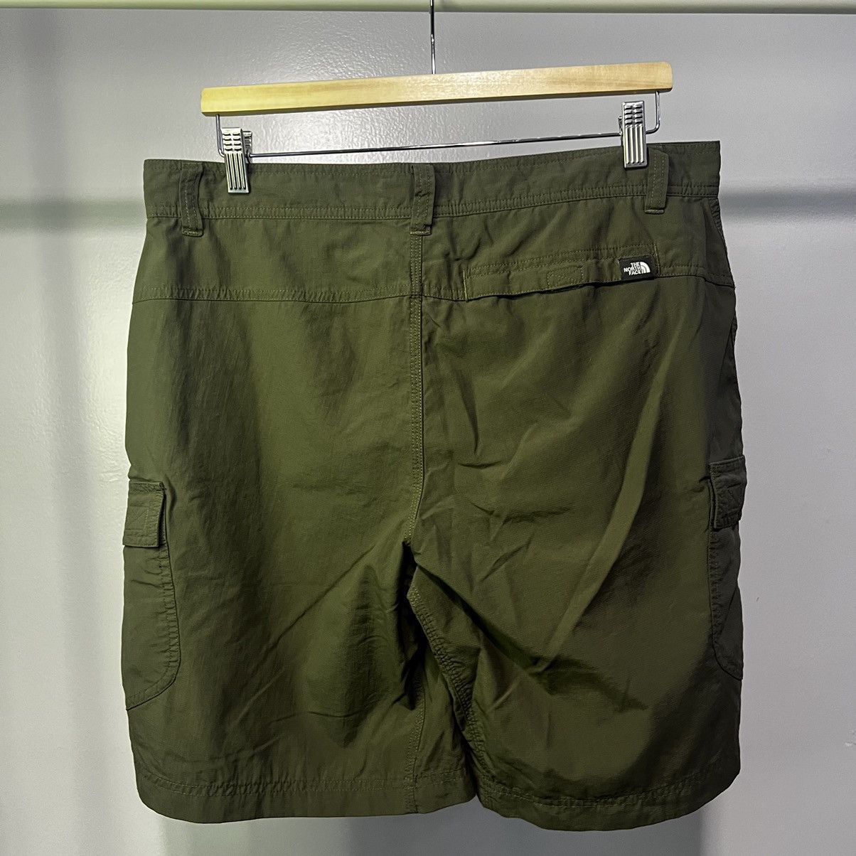 The North Face × Vintage Vintage North Face Nylon Cargo Shorts Size US 34 / EU 50 - 4 Thumbnail