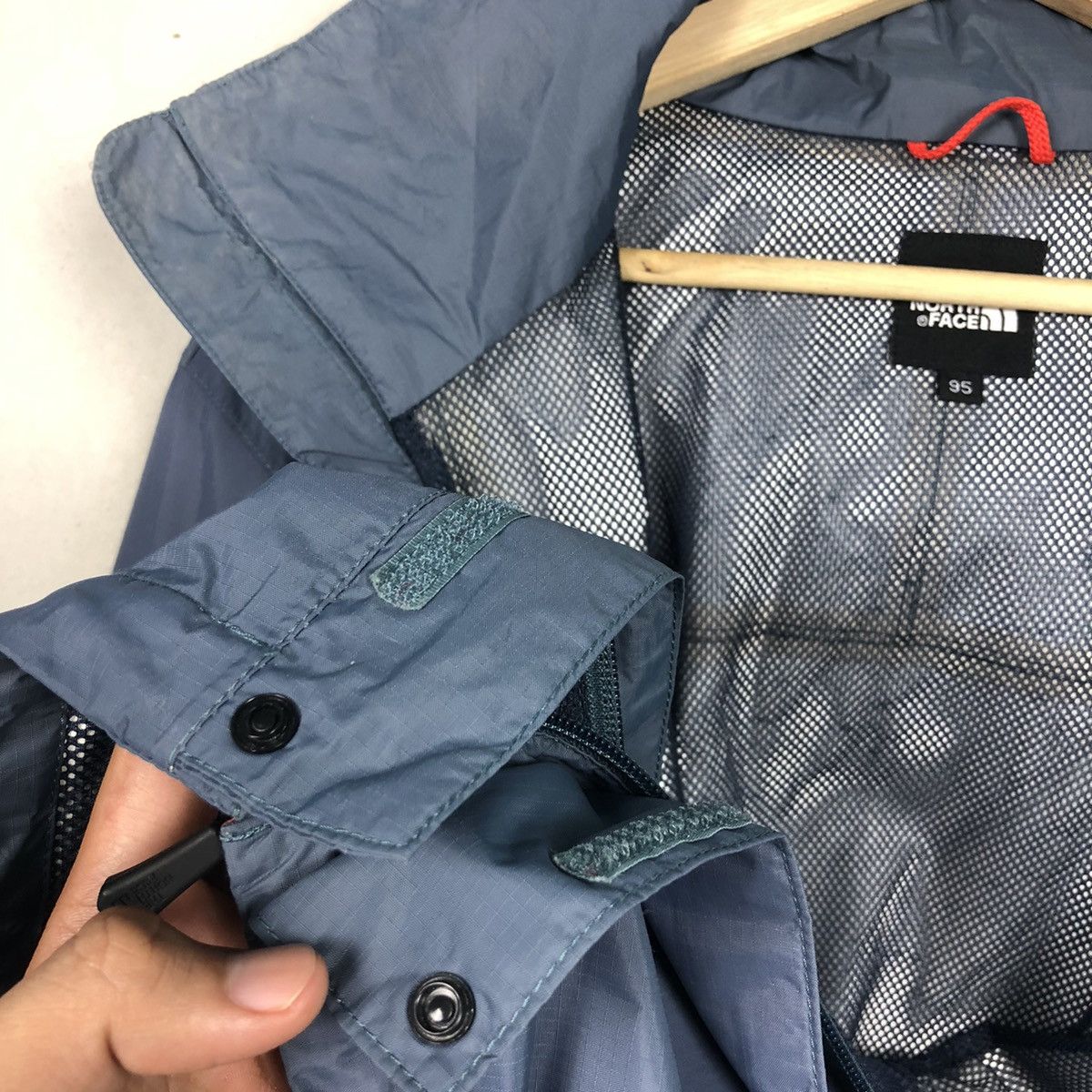 The North Face The North Face Resolve Jacket Windbreaker Nice Design Size US M / EU 48-50 / 2 - 9 Thumbnail
