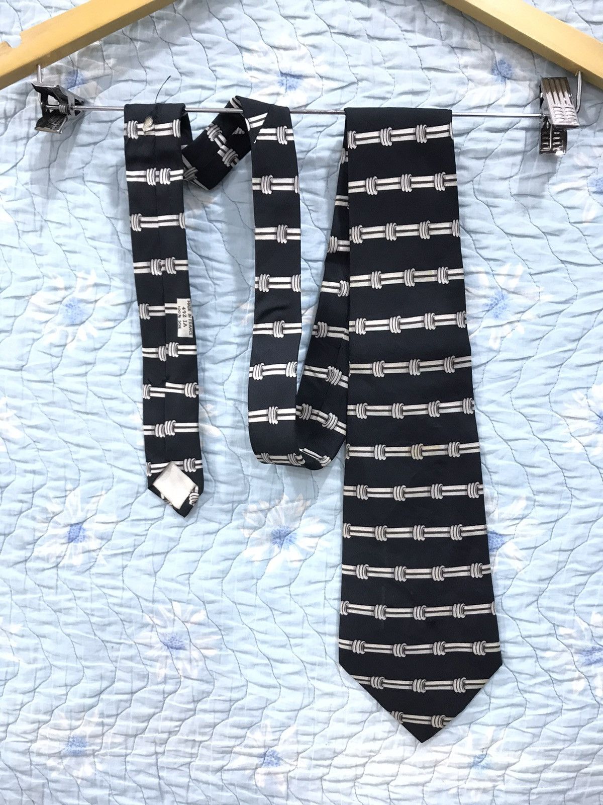 HERMES NECKTIE LUXURY FASHION STYLE