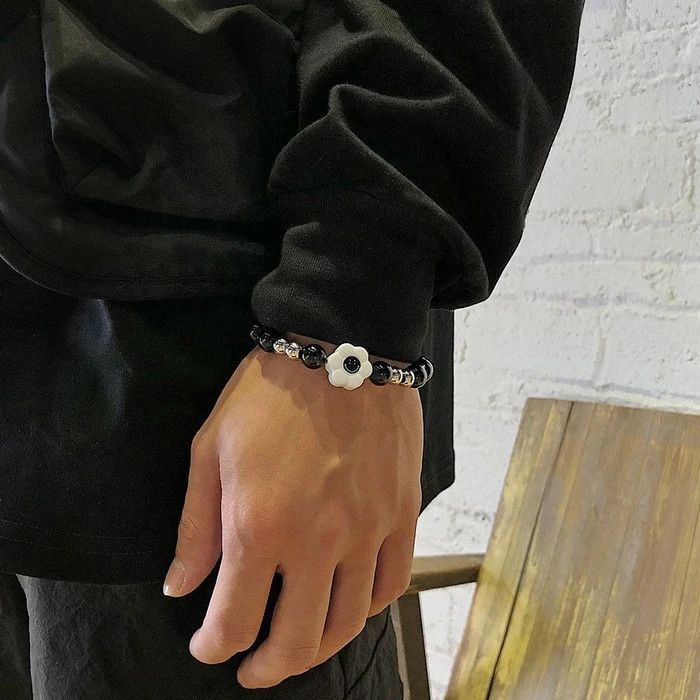 Jewelry × Vintage White flower black bead stitching couple bracelet Size ONE SIZE - 1 Thumbnail