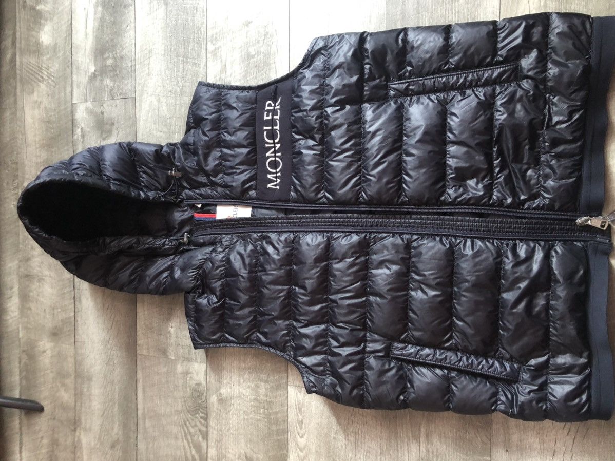 Moncler Moncler Laruns Gilet Size US S / EU 44-46 / 1 - 4 Thumbnail