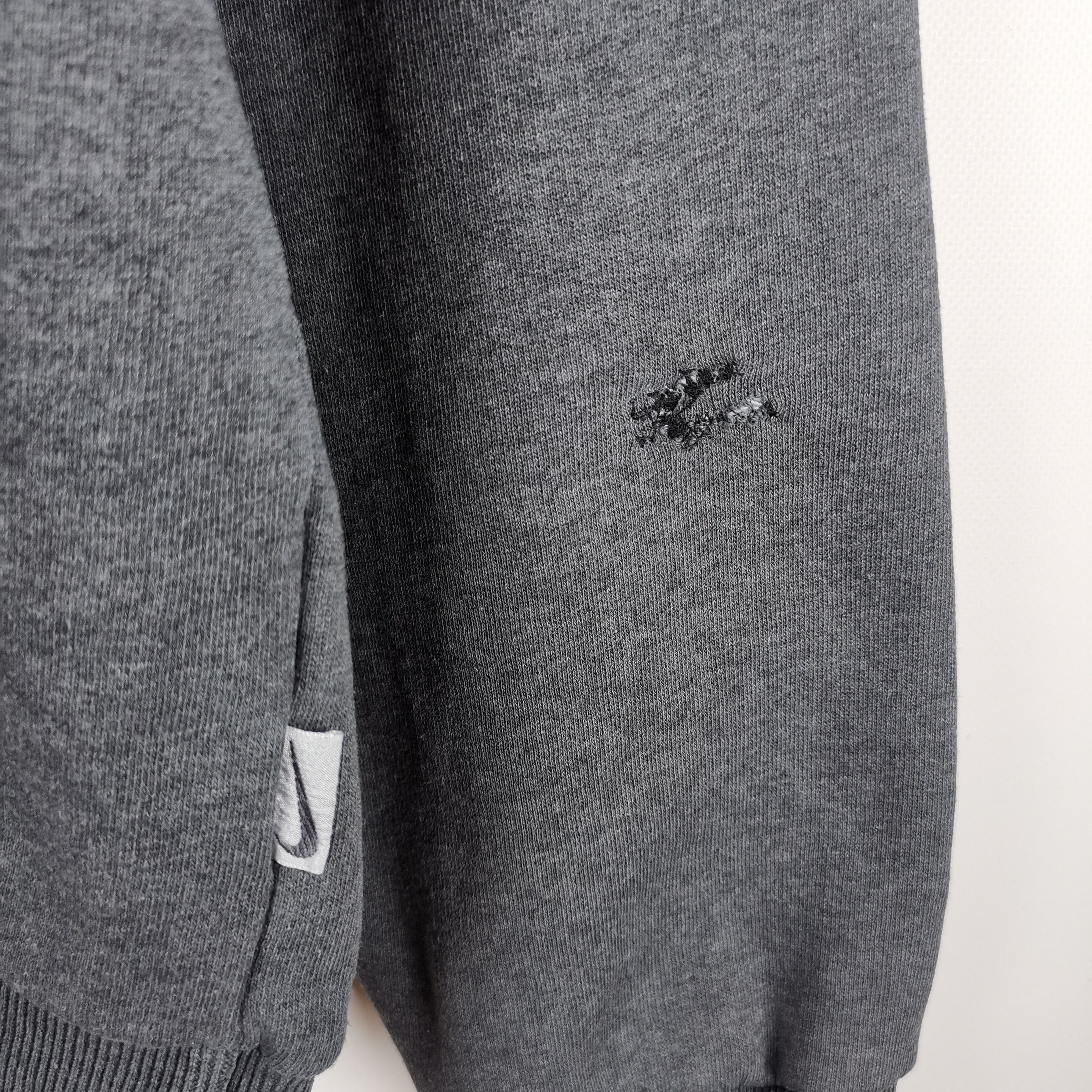 Nike Vintage 90s Nike big red swoosh gray sweatshirt Size US M / EU 48-50 / 2 - 4 Thumbnail