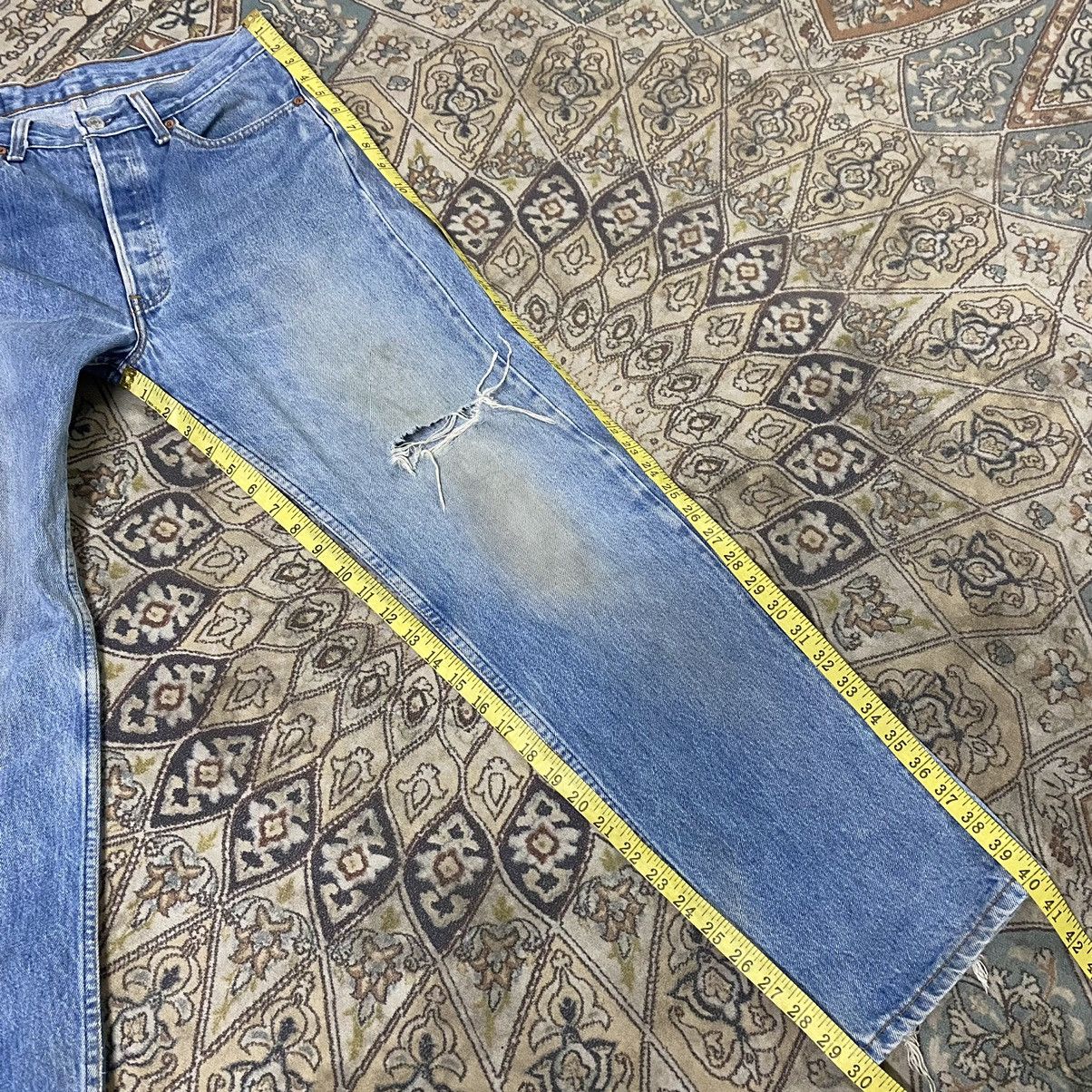 Levi's Vintage 90s Levis 501 Distressed Jeans 31x30 Size US 31 - 19 Thumbnail