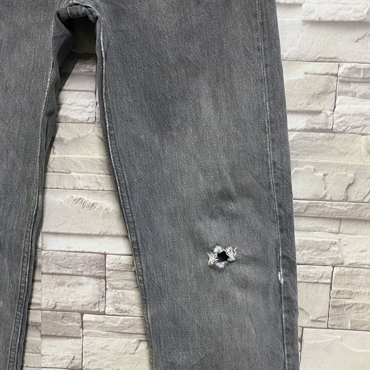 Levi's Vintage 80s Levis 501 Distressed Jeans 28x31 Made in USA Size US 28 / EU 44 - 6 Thumbnail