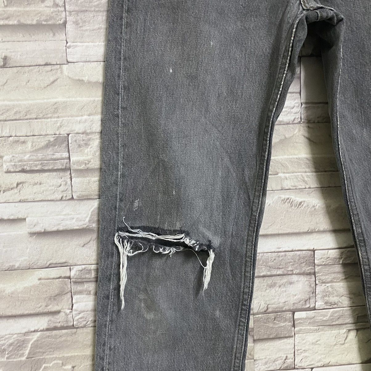 Levi's Vintage 80s Levis 501 Distressed Jeans 28x31 Made in USA Size US 28 / EU 44 - 5 Thumbnail
