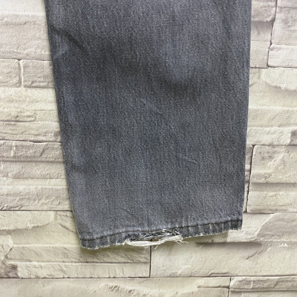 Levi's Vintage 80s Levis 501 Distressed Jeans 28x31 Made in USA Size US 28 / EU 44 - 14 Thumbnail