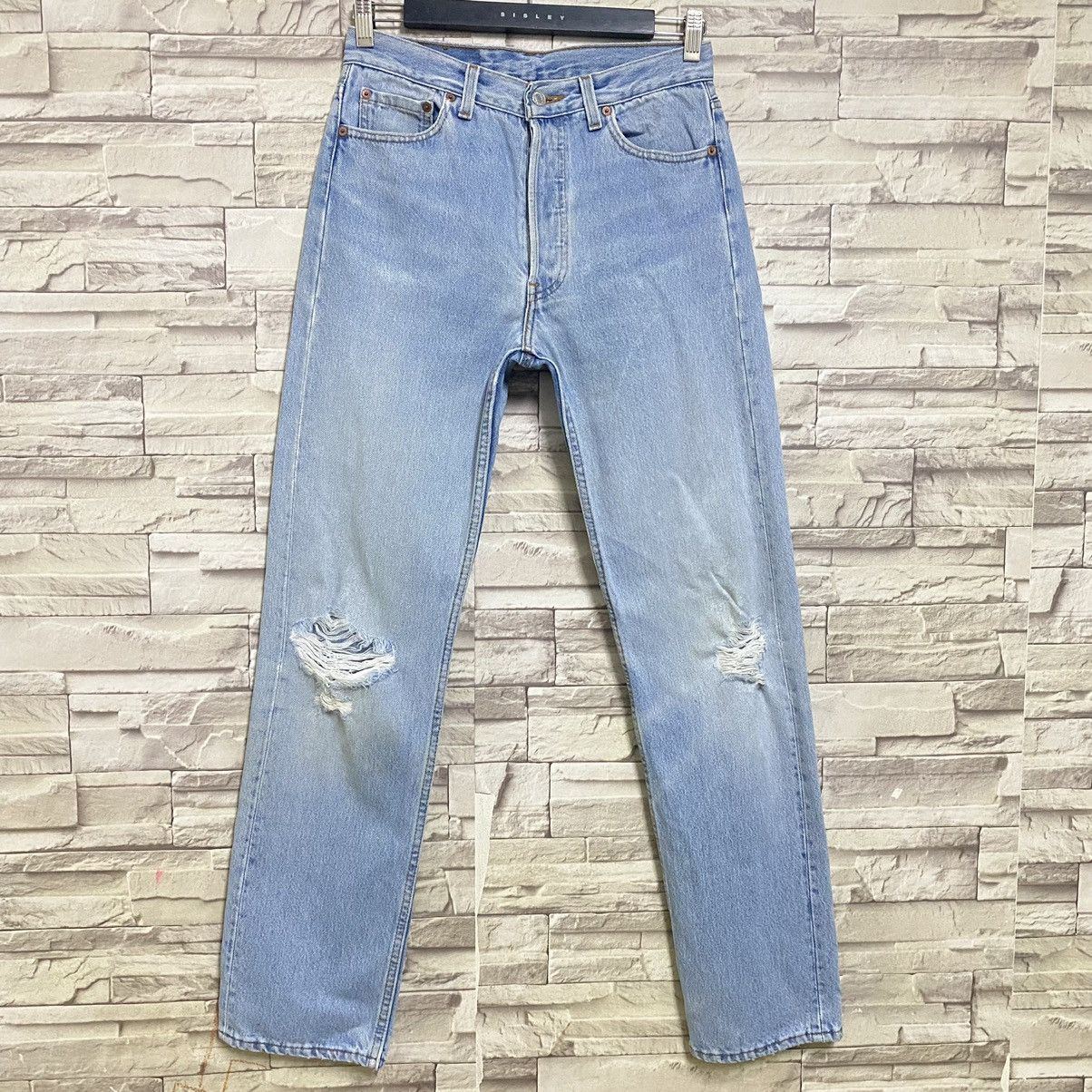 Levi's Vintage 90s Levis 501 Lightwash Distressed Jeans 29x31 Size US 29 - 3 Thumbnail