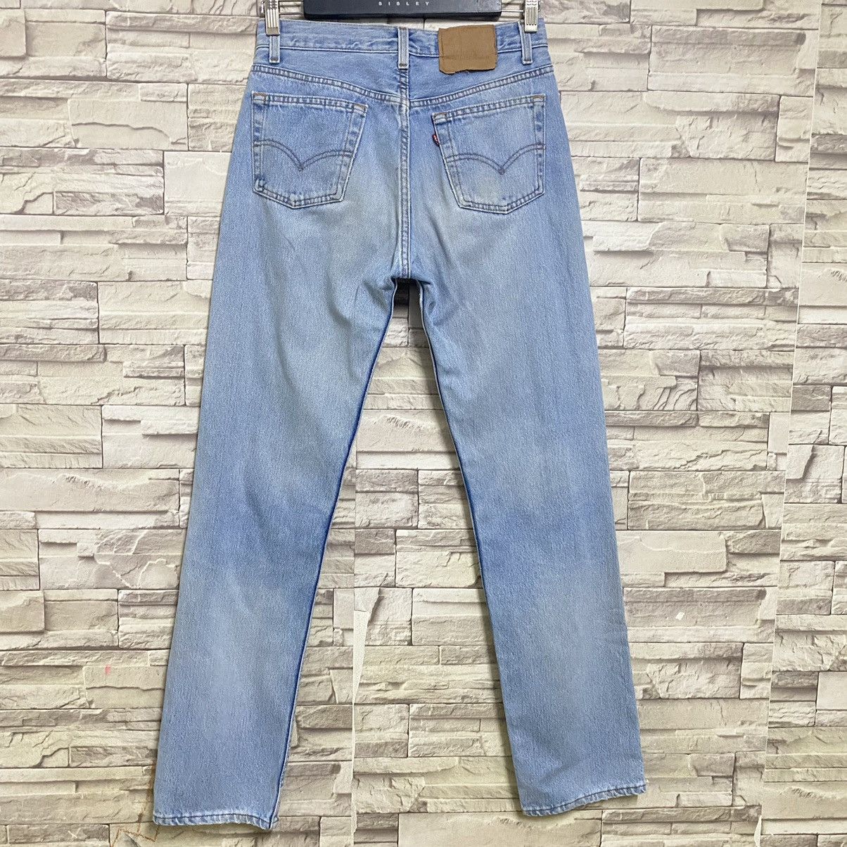 Levi's Vintage 90s Levis 501 Lightwash Distressed Jeans 29x31 Size US 29 - 10 Thumbnail