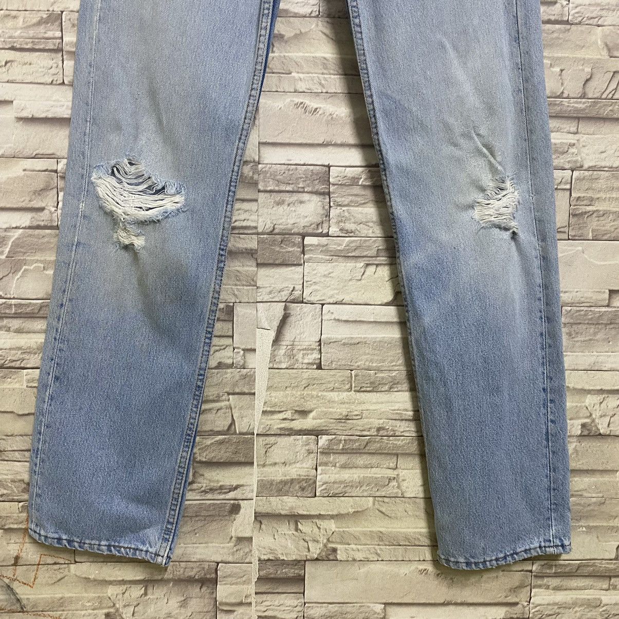 Levi's Vintage 90s Levis 501 Lightwash Distressed Jeans 29x31 Size US 29 - 9 Thumbnail