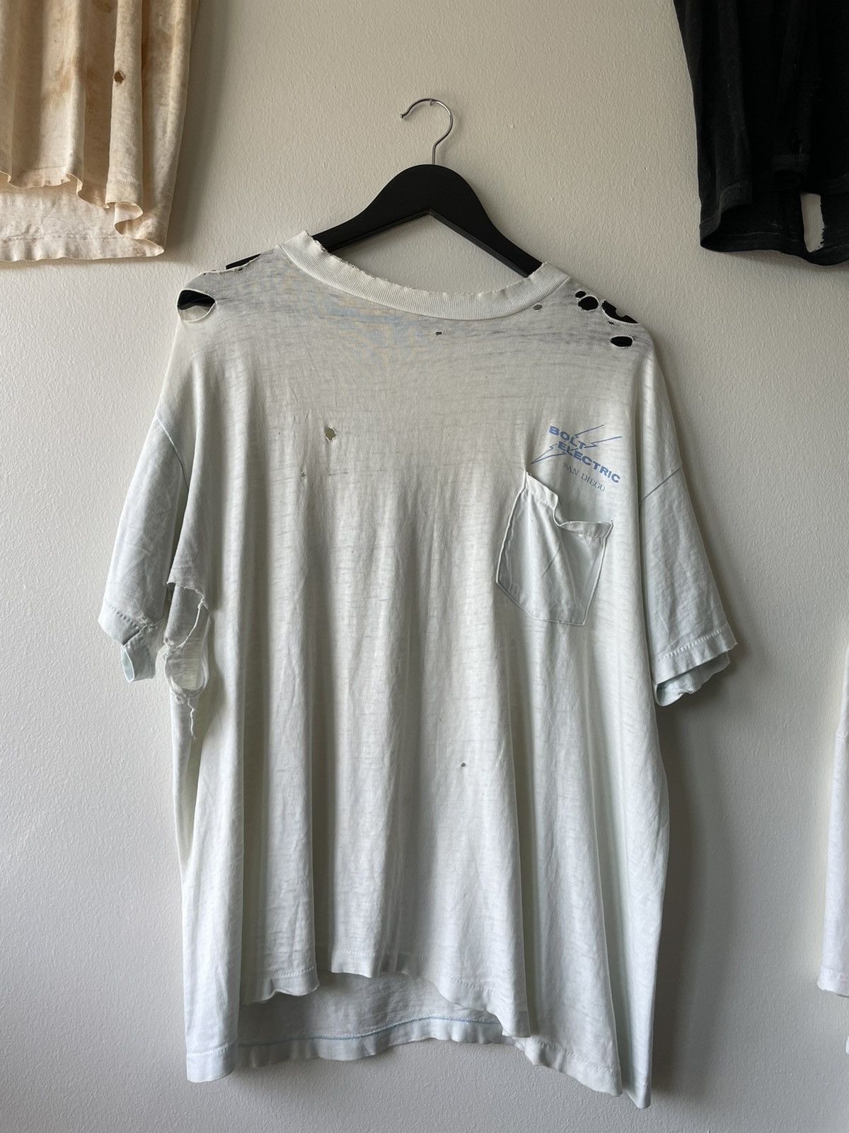 Vintage VINTAGE THRASHED ELECTRICIAN T-SHIRT Size US XL / EU 56 / 4 - 3 Thumbnail