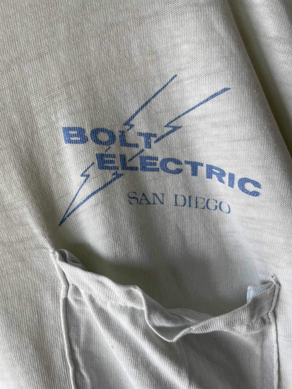 Vintage VINTAGE THRASHED ELECTRICIAN T-SHIRT Size US XL / EU 56 / 4 - 7 Thumbnail