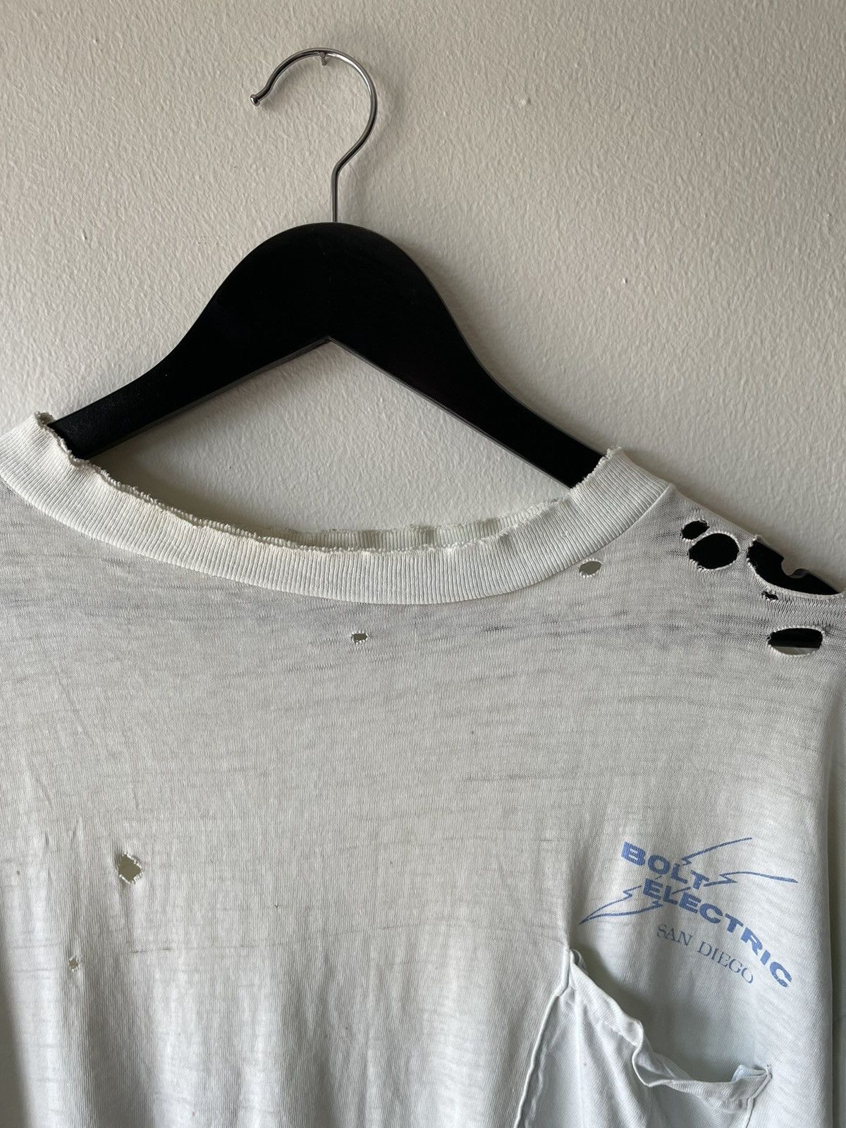 Vintage VINTAGE THRASHED ELECTRICIAN T-SHIRT Size US XL / EU 56 / 4 - 6 Thumbnail