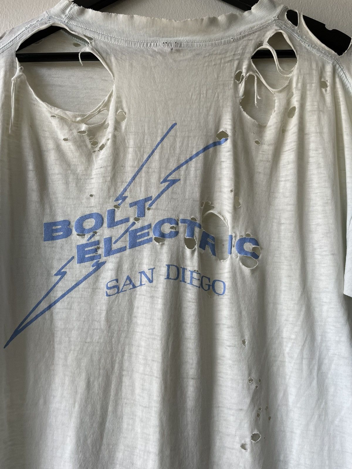 Vintage VINTAGE THRASHED ELECTRICIAN T-SHIRT Size US XL / EU 56 / 4 - 11 Thumbnail