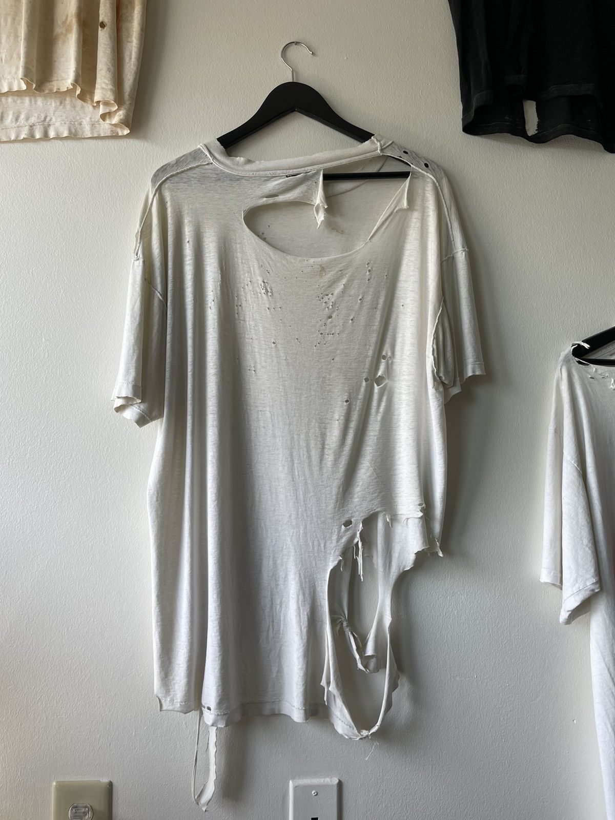 Vintage VINTAGE OBLITERATED T-SHIRT Size US L / EU 52-54 / 3 - 8 Thumbnail