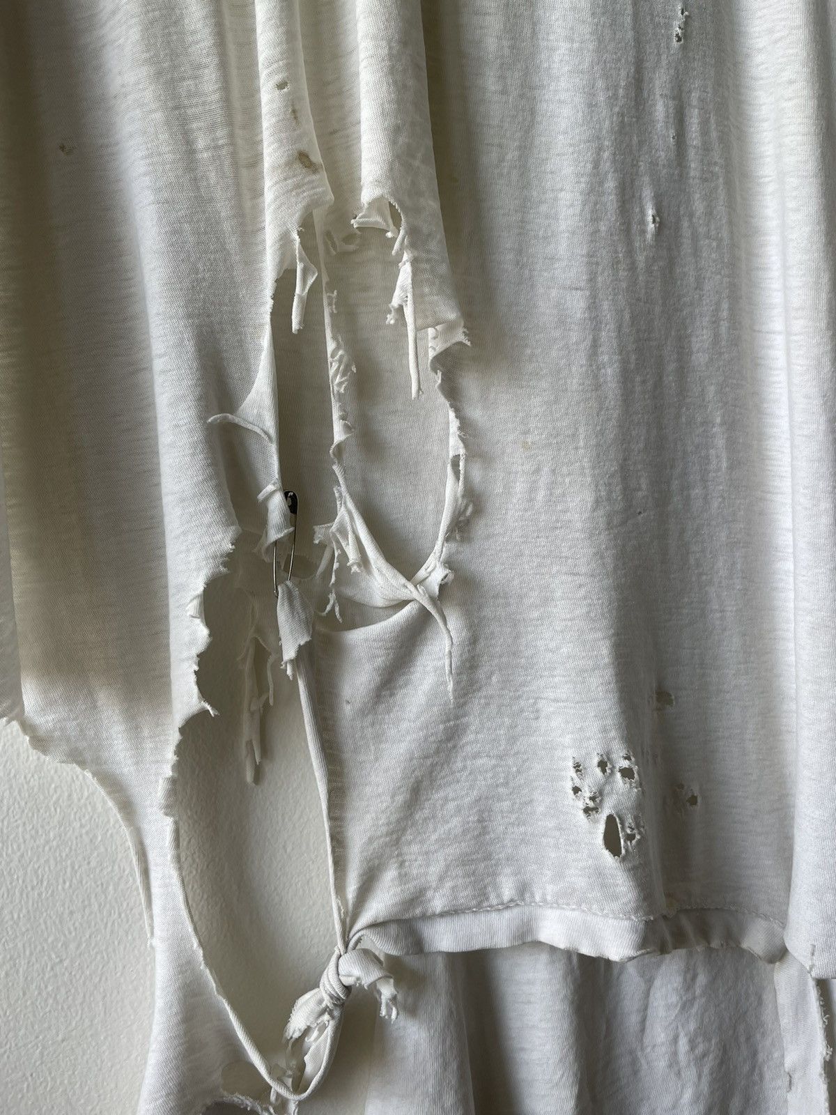 Vintage VINTAGE OBLITERATED T-SHIRT Size US L / EU 52-54 / 3 - 7 Thumbnail