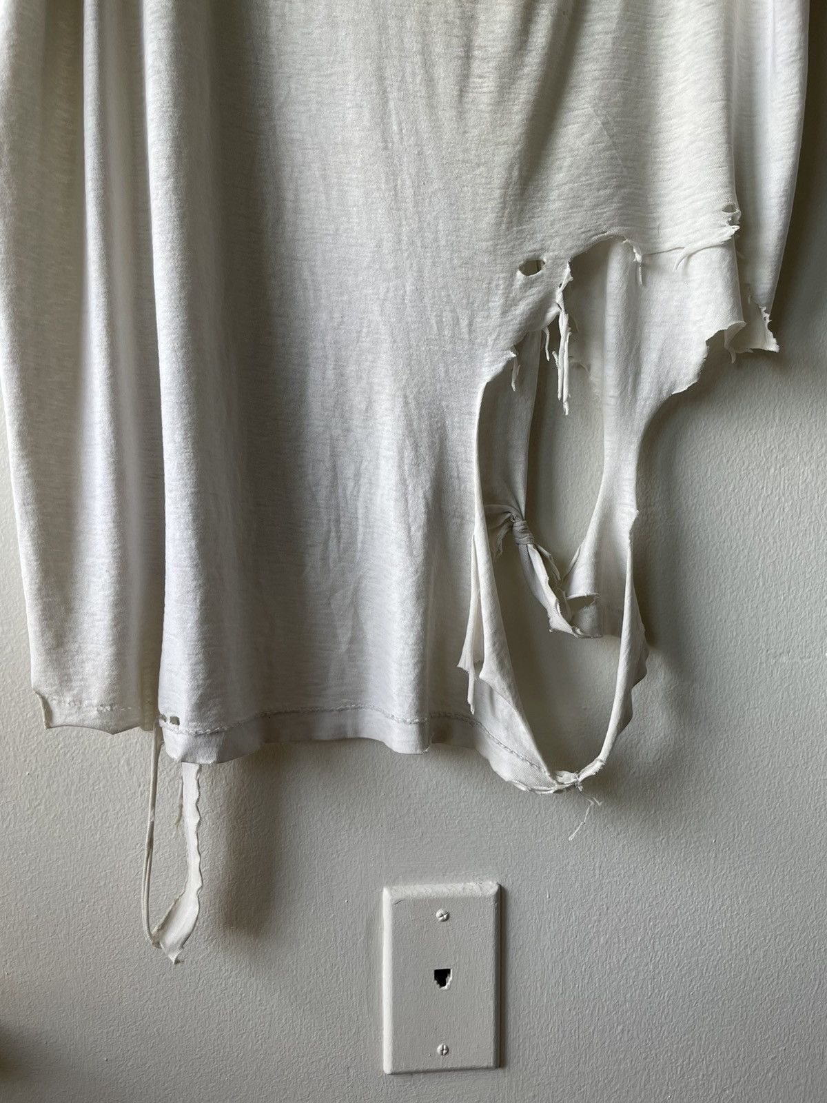 Vintage VINTAGE OBLITERATED T-SHIRT Size US L / EU 52-54 / 3 - 9 Thumbnail