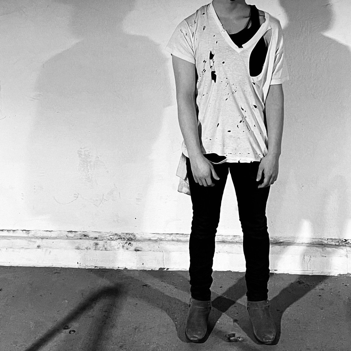 Vintage VINTAGE OBLITERATED V-NECK Size US L / EU 52-54 / 3 - 17 Thumbnail
