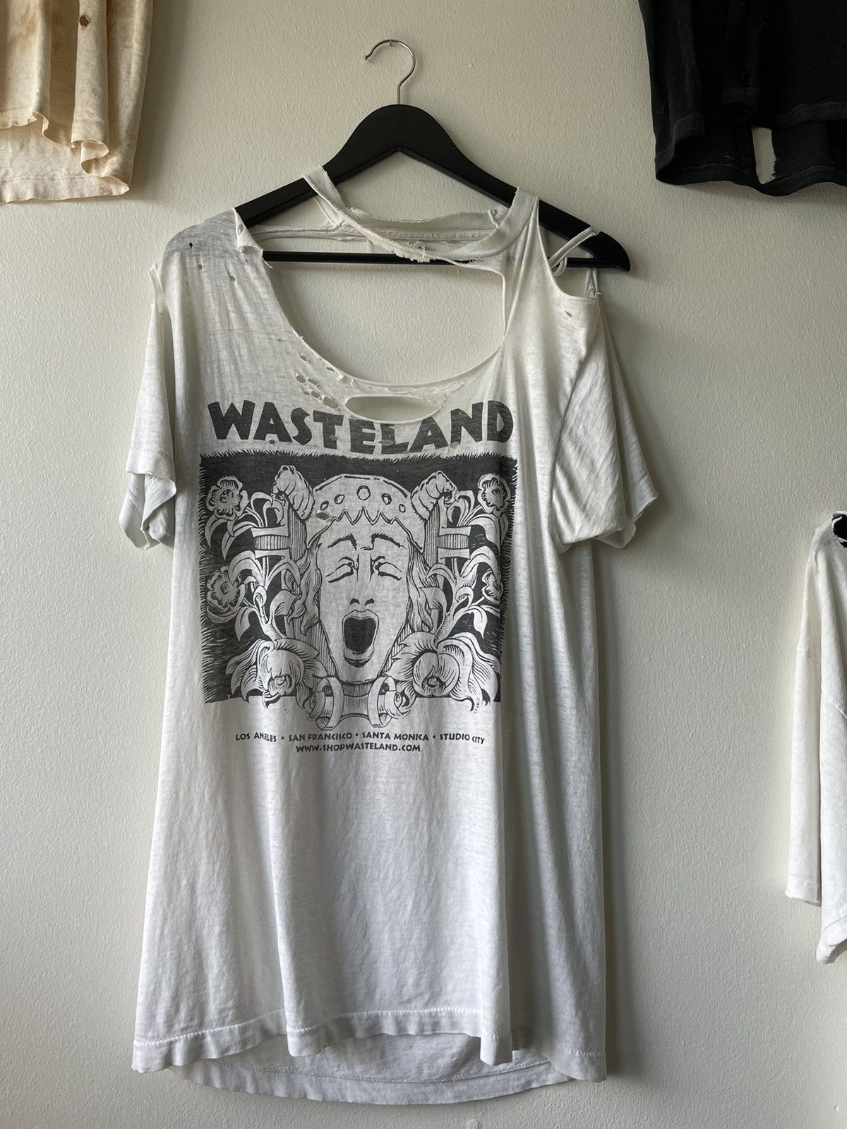 Vintage VINTAGE 80'S THRASHED WASTELAND T-SHIRT Size US L / EU 52-54 / 3 - 4 Thumbnail