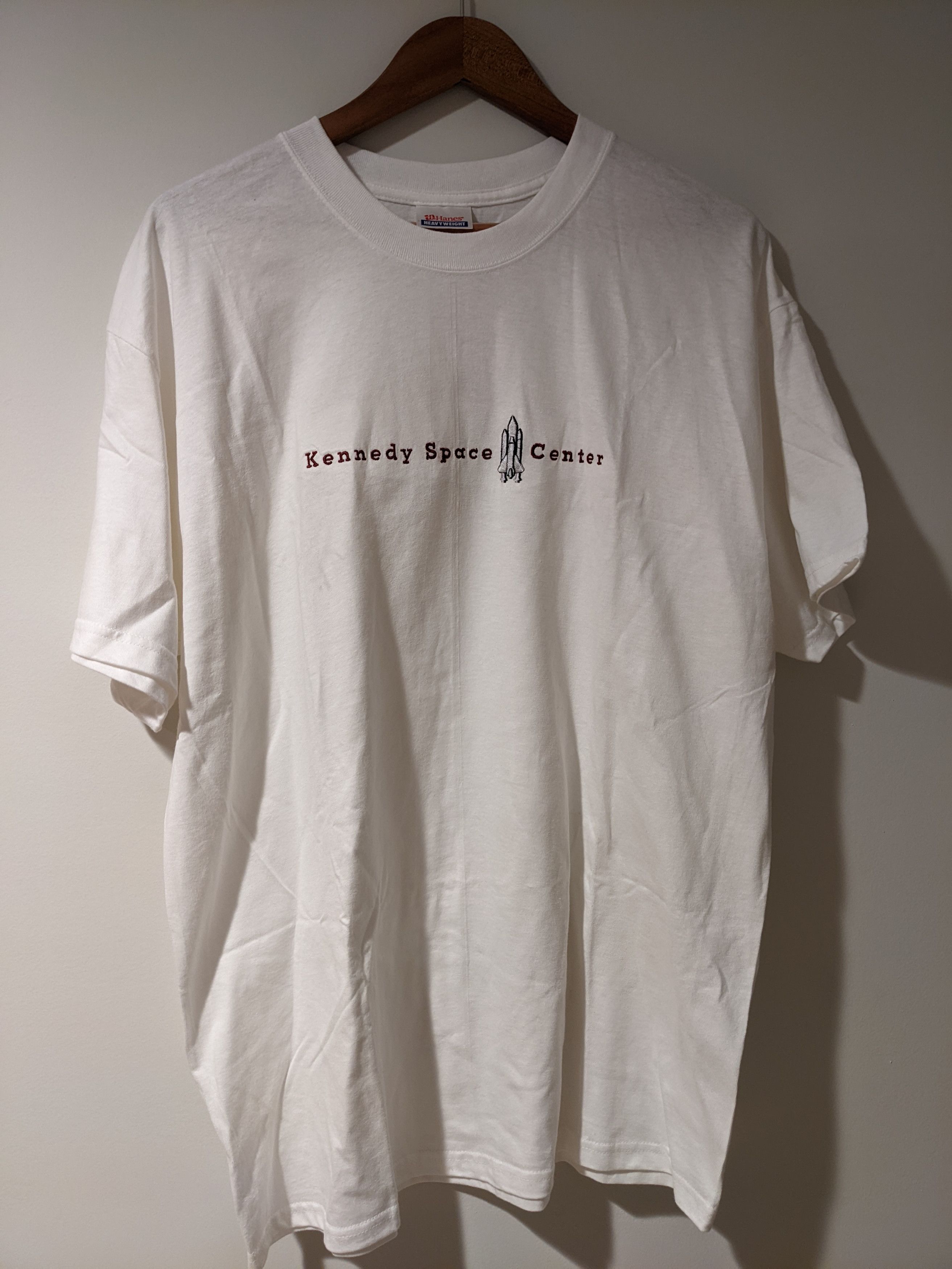 Hanes VINTAGE Kennedy Space Center T-Shirt NASA Space Shuttle Tee Size US L / EU 52-54 / 3 - 1 Thumbnail