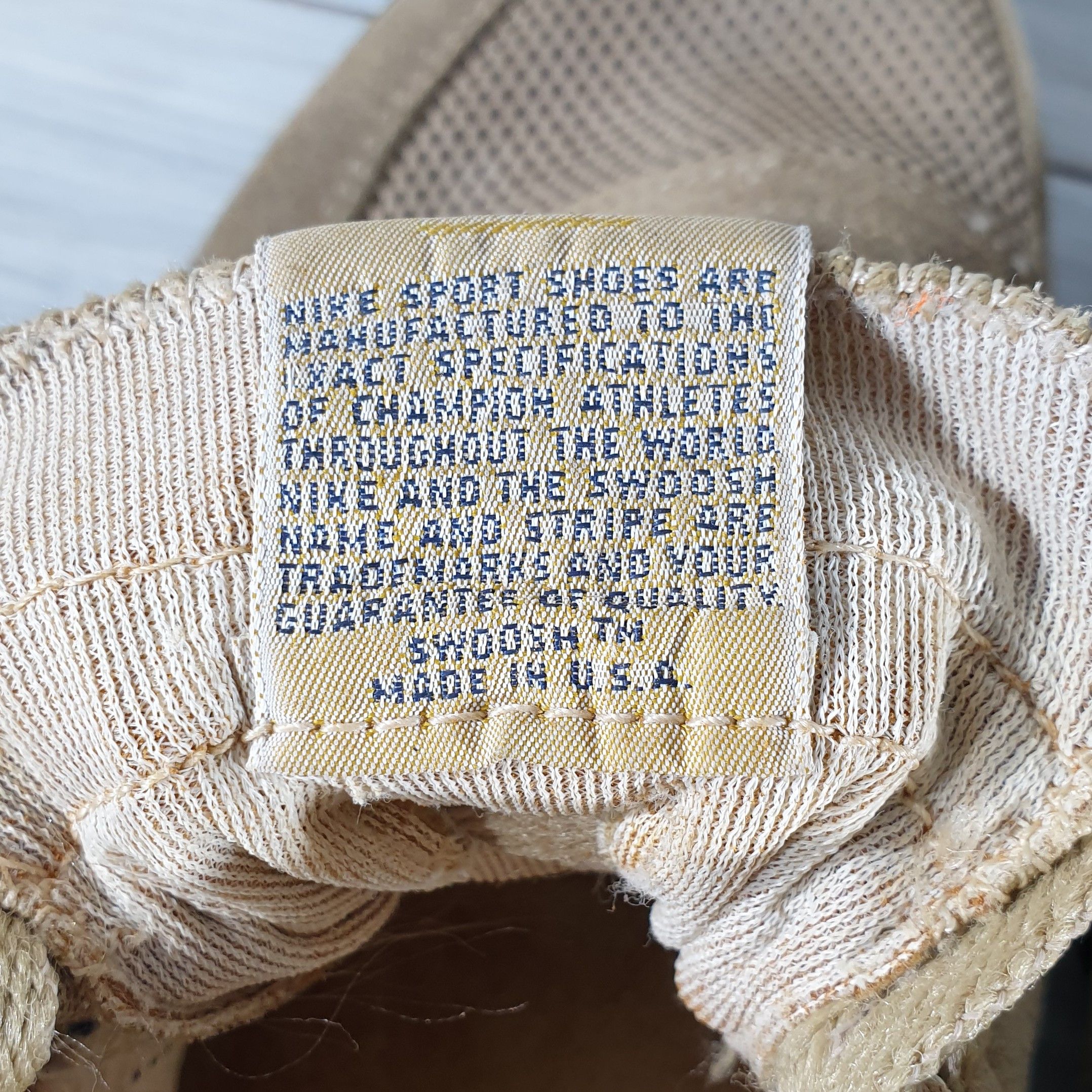 Nike Vintage Nike Equator 1982 Made In USA Sneakers Very Rare Size US 10.5 / EU 43-44 - 11 Thumbnail