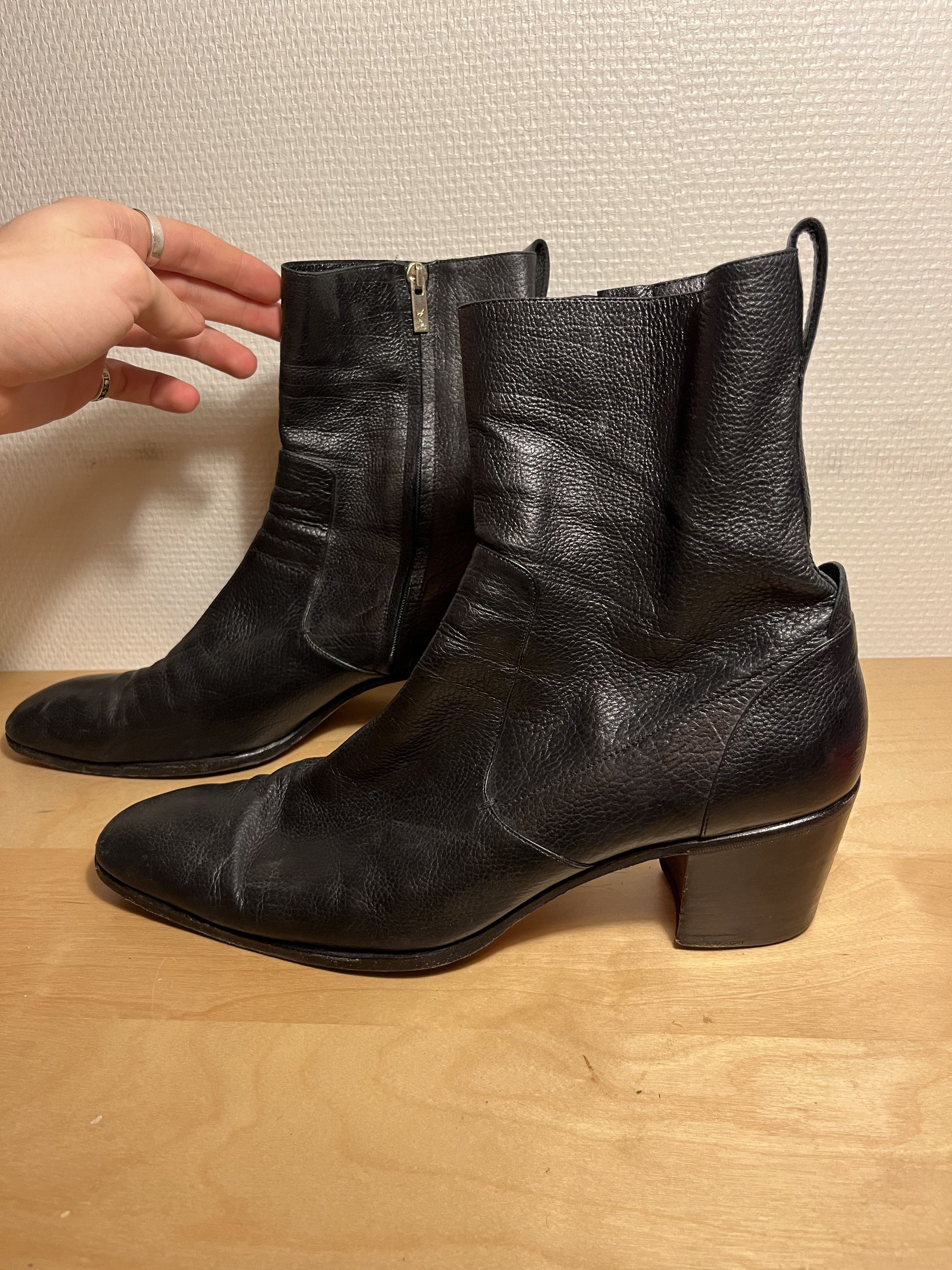 Saint laurent johnny outlet boot