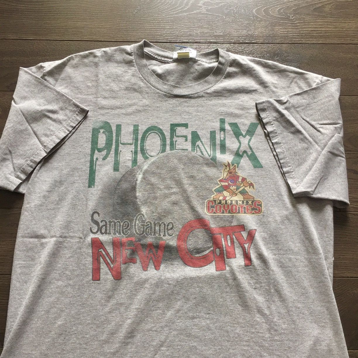 NHL × Vintage Vintage Phoenix Coyotes NHL T Shirt Size US XXL / EU 58 / 5 - 2 Thumbnail