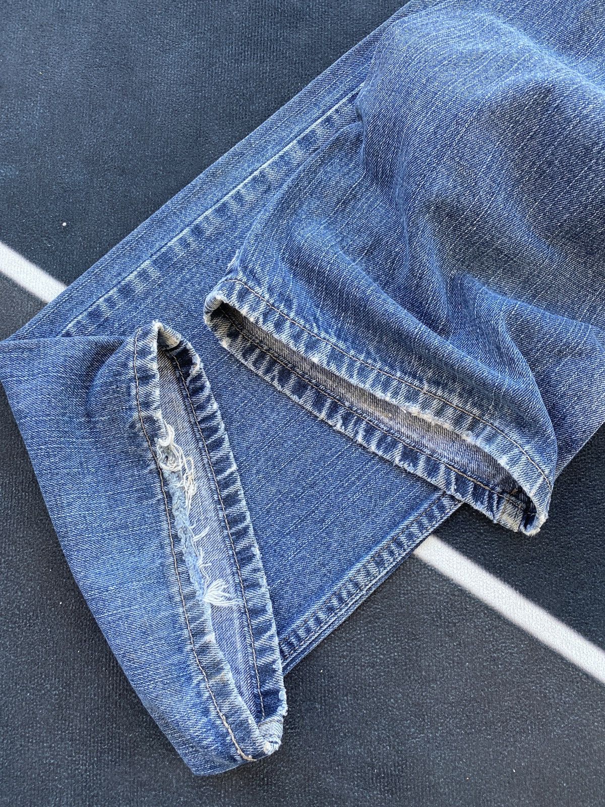 Jean × Levi's × Vintage VINTAGE LEVIS 514 SLIM STRAIGHT JEANS-J417 Size US 37 - 10 Thumbnail