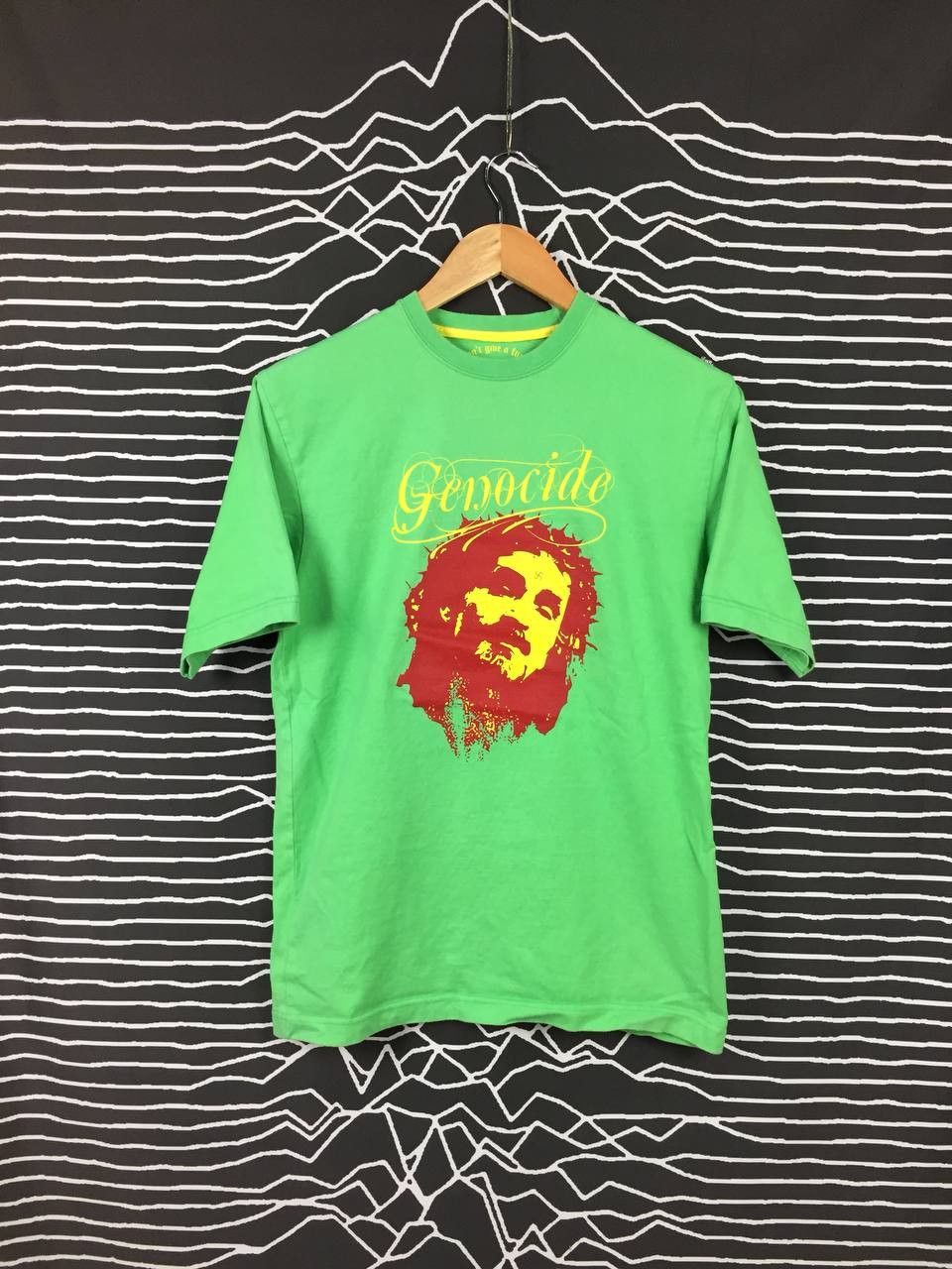 Japanese Brand Vtg Square Japanese Brand Genocide Charles Manson Photo Tee Size US M / EU 48-50 / 2 - 2 Thumbnail