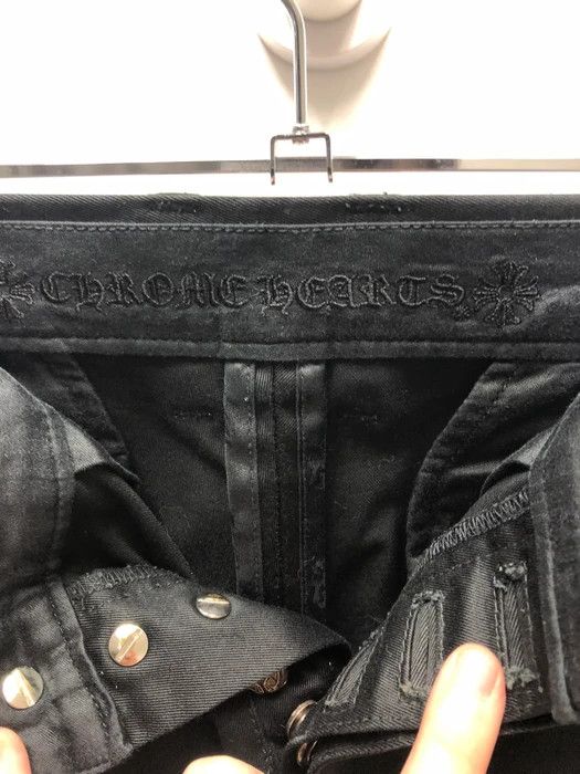 Chrome Hearts Chrome Hearts Black knee length shorts Size US 36 / EU 52 - 8 Thumbnail