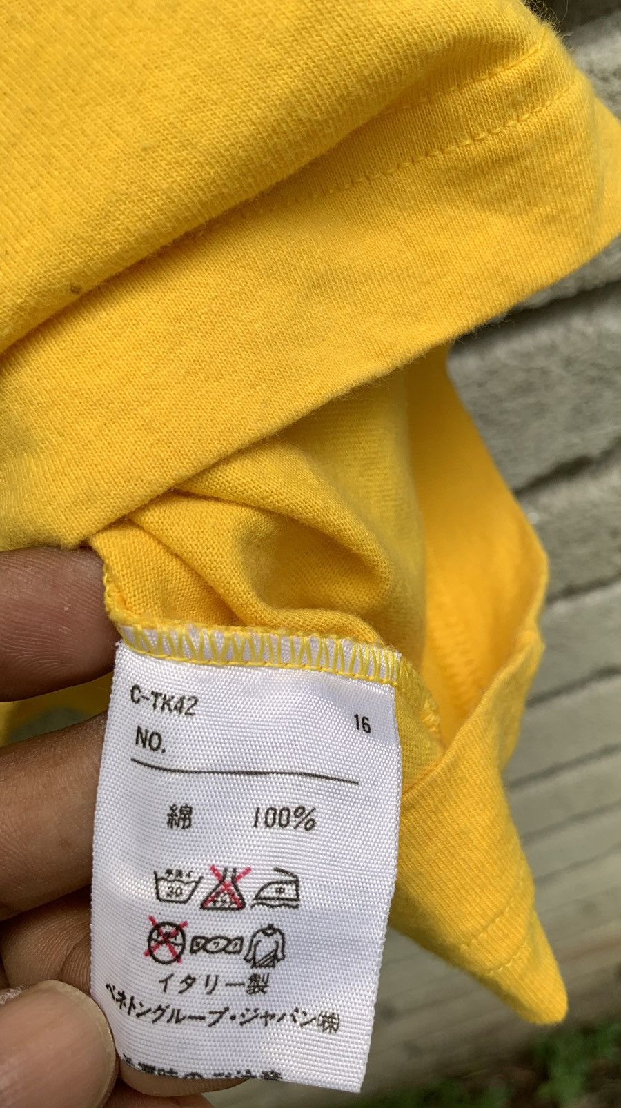 United Colors Of Benetton United Colors Of Benetton BACK UP Made In Italy T Shirt Size US XL / EU 56 / 4 - 16 Thumbnail