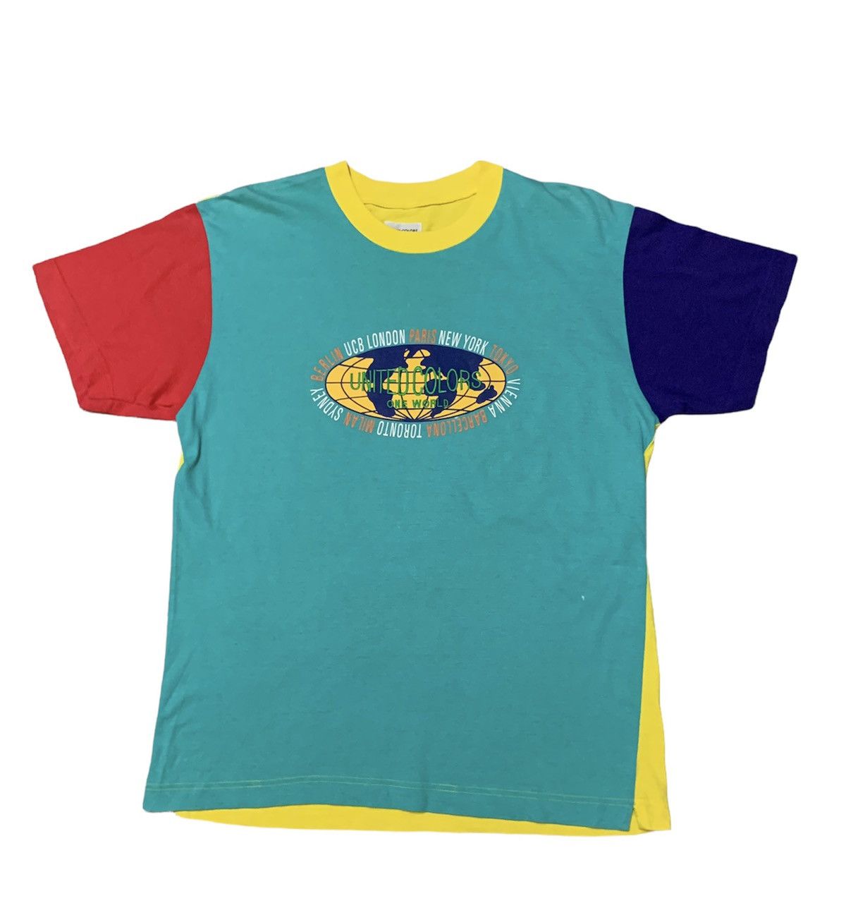 Designer × United Colors Of Benetton United Colors Of Benetton One World T Shirt Size US M / EU 48-50 / 2 - 1 Thumbnail