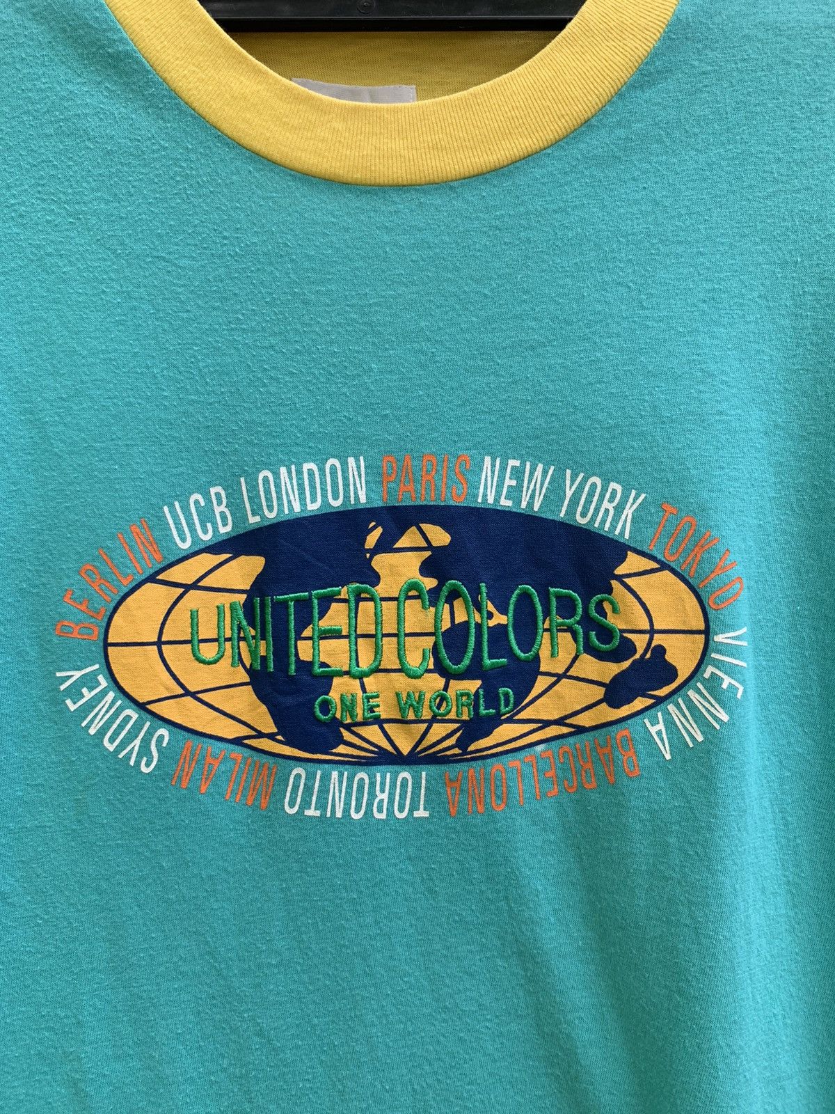 Designer × United Colors Of Benetton United Colors Of Benetton One World T Shirt Size US M / EU 48-50 / 2 - 9 Thumbnail