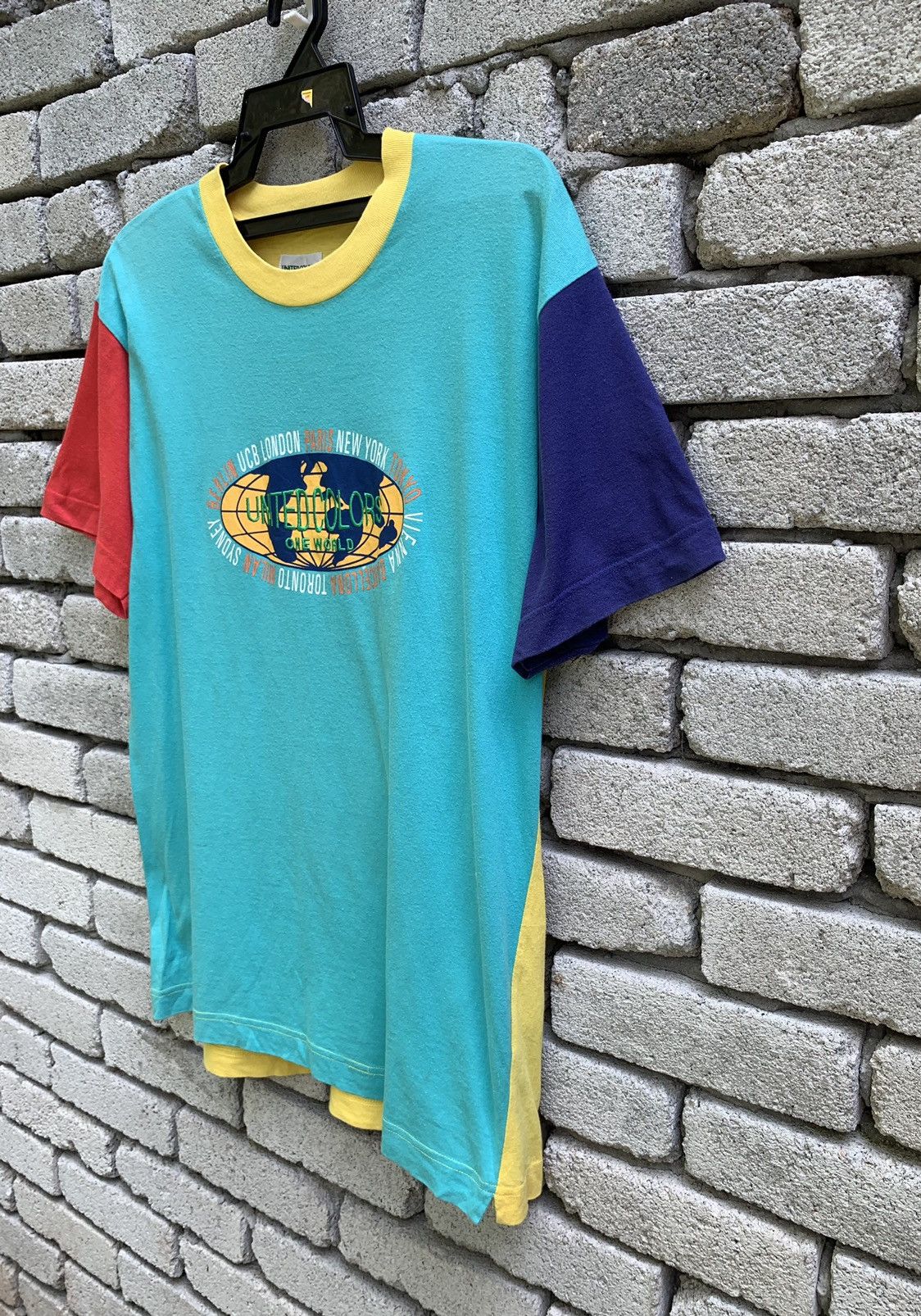 Designer × United Colors Of Benetton United Colors Of Benetton One World T Shirt Size US M / EU 48-50 / 2 - 5 Thumbnail