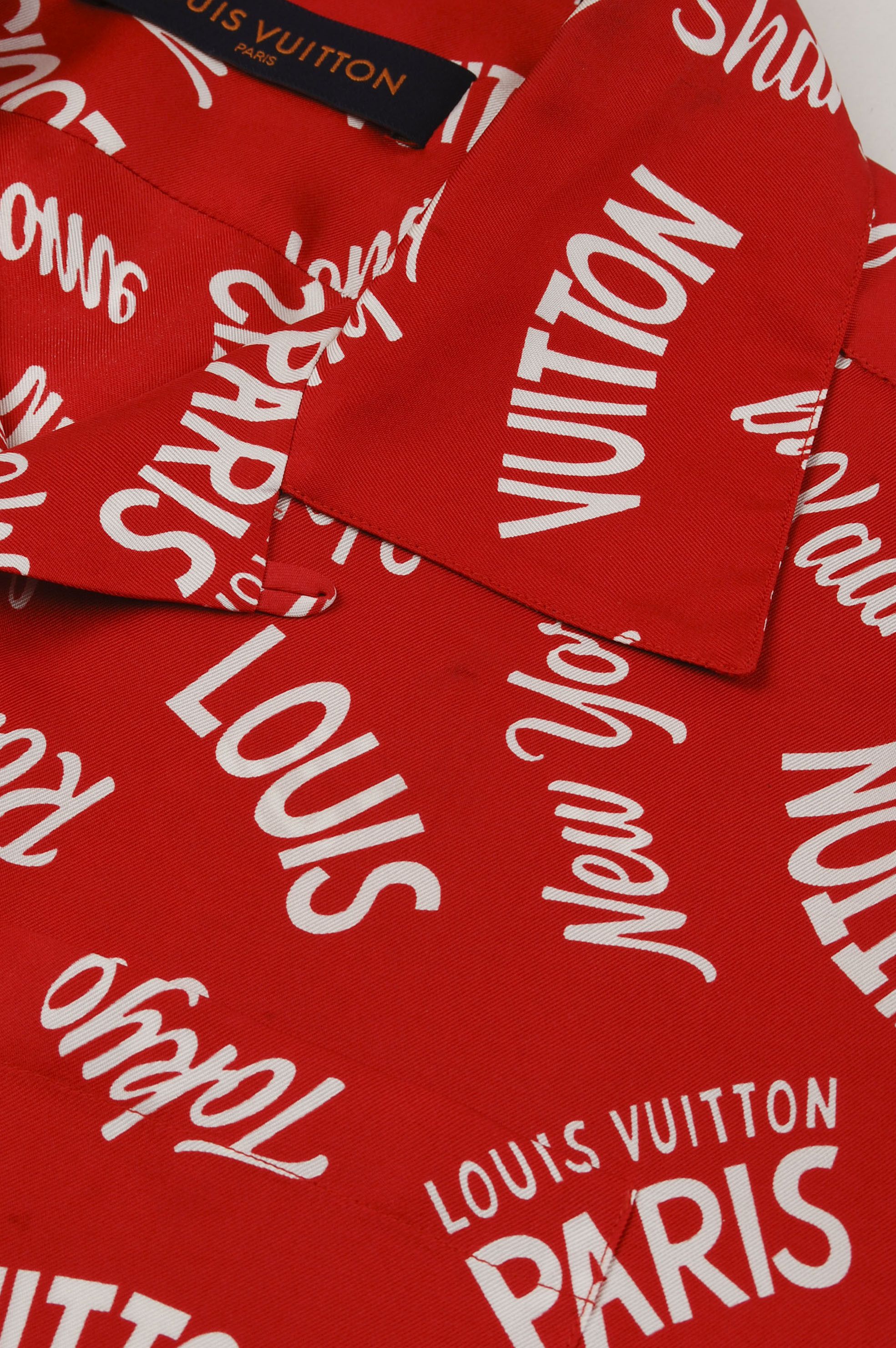 Louis Vuitton Louis Vuitton Red City Short Sleeve Button Up Size US M / EU 48-50 / 2 - 9 Thumbnail