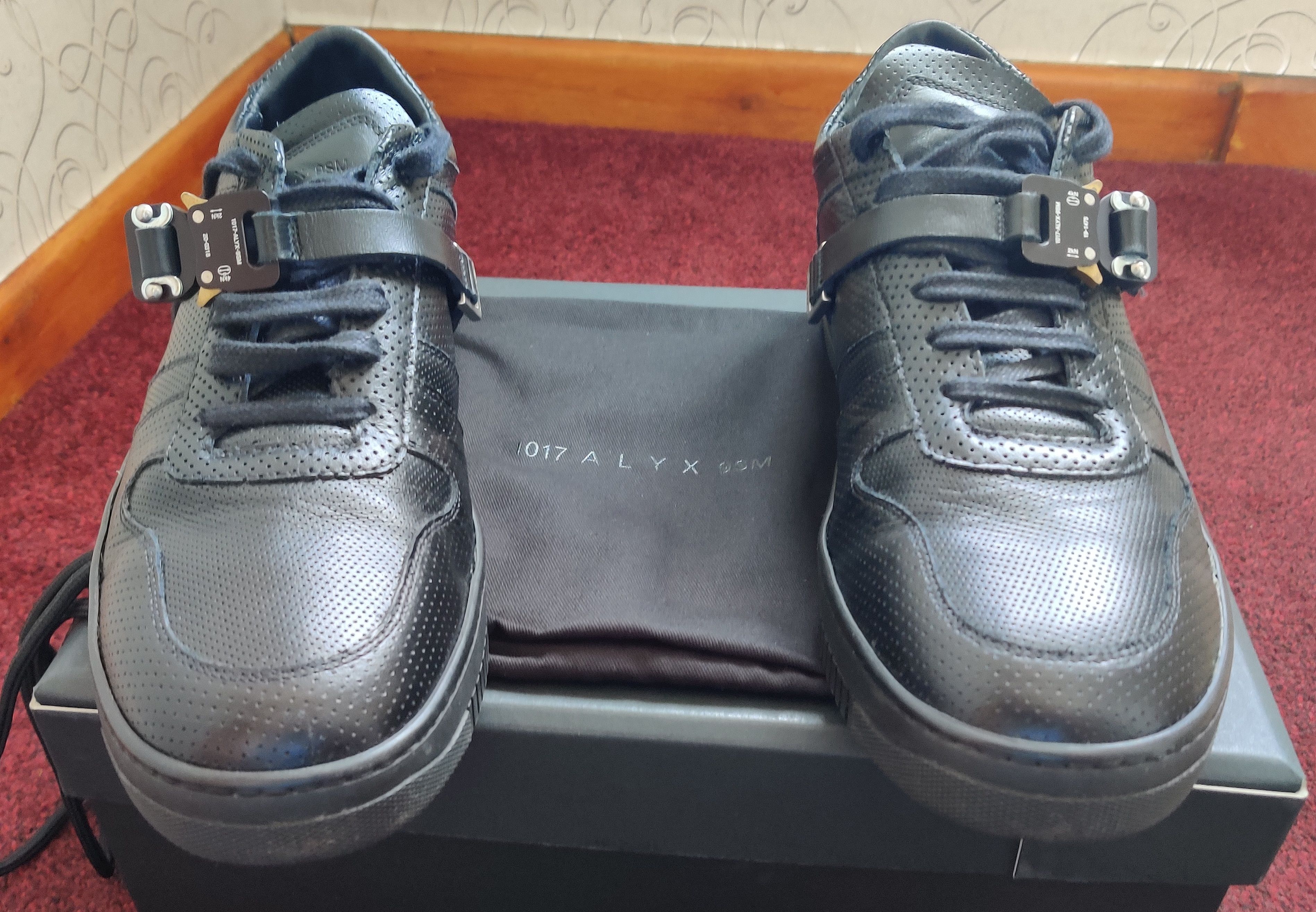 1017 ALYX 9SM Buckle Low Trainer Size US 11 / EU 44 - 2 Thumbnail